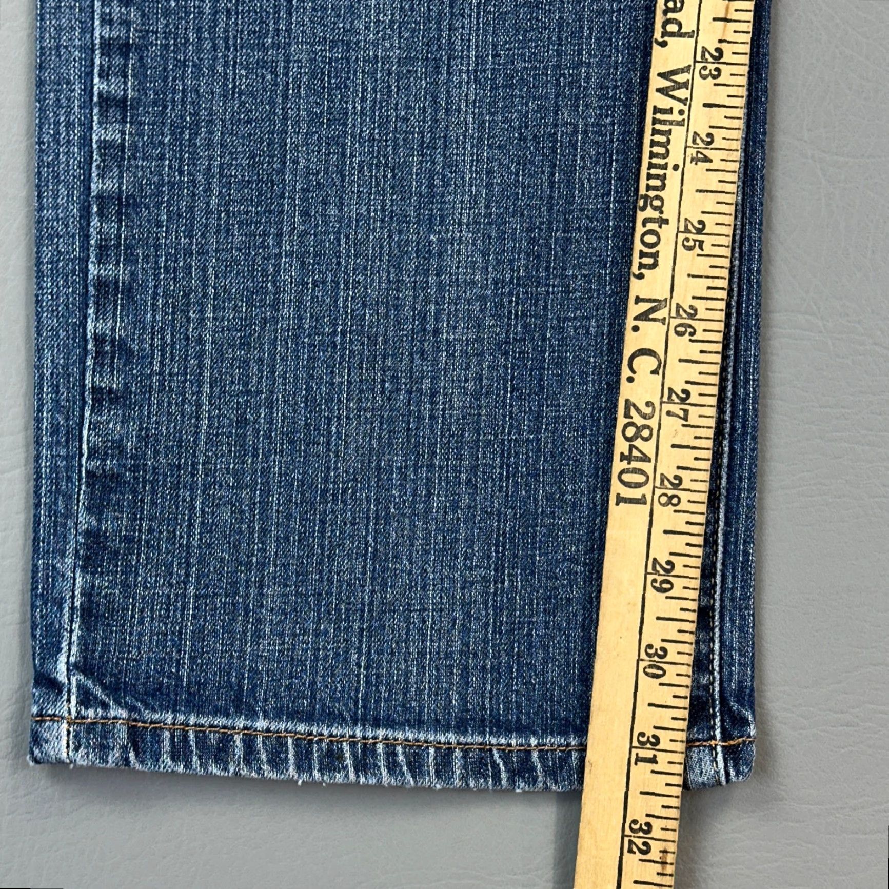 Lucky Brand Lucky Brand 221 Jeans Mens 36x31 Denim Button Fly Straight 5-Pocket Classic Casual Blue 36x31 Mens Denim Jeans Size US 36 / EU 52 - 5 Thumbnail