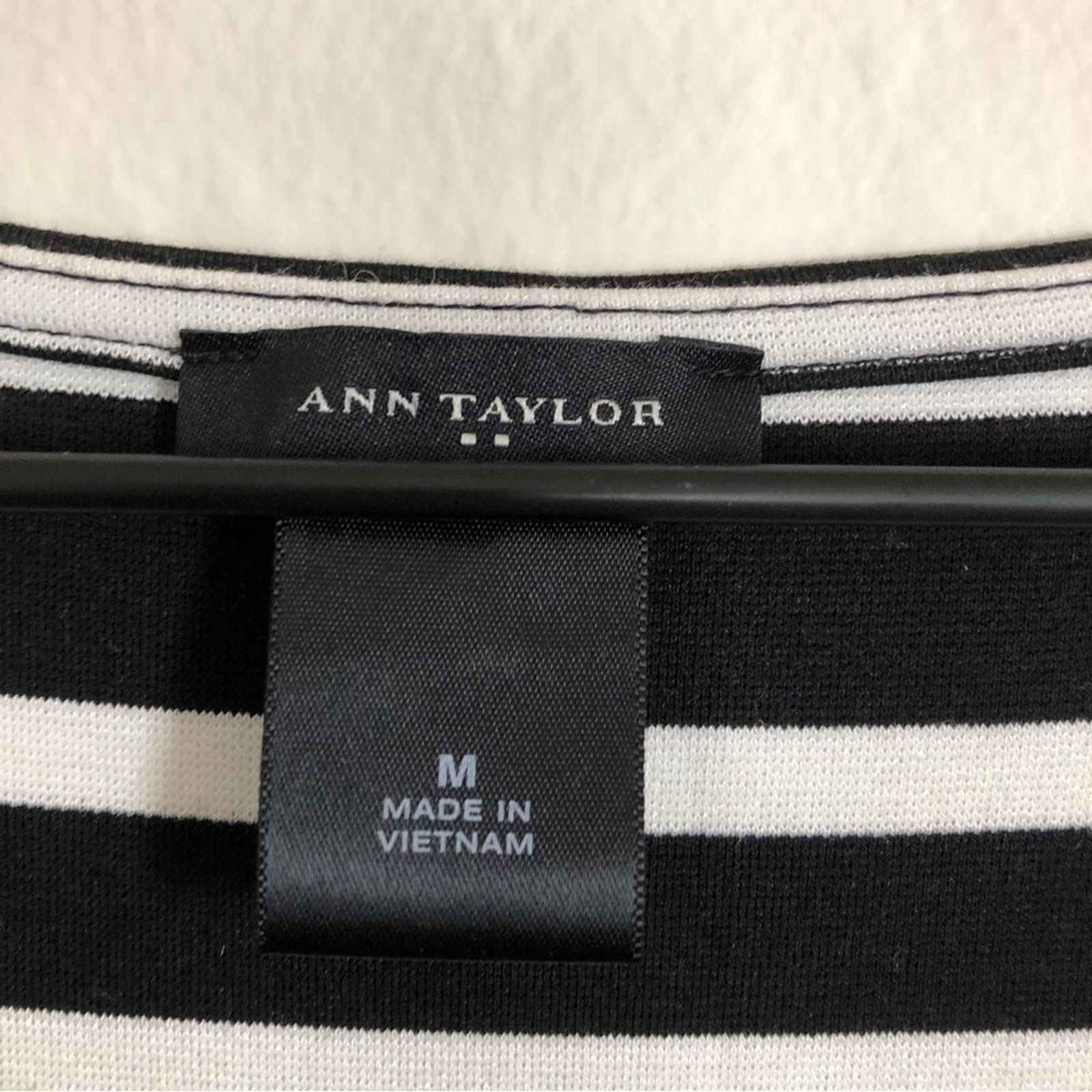 Ann Taylor Ann Taylor Black White Stripe Sleeveless Fitted V-Neck Dress Size M / US 6-8 / IT 42-44 - 4 Thumbnail