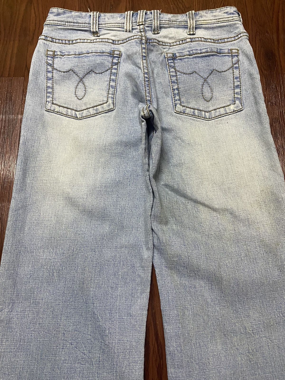 Japanese Brand Vintage Japanese Brand Blue Faded Wash Flare Style Jeans Size 28" / US 6 / IT 42 - 4 Thumbnail