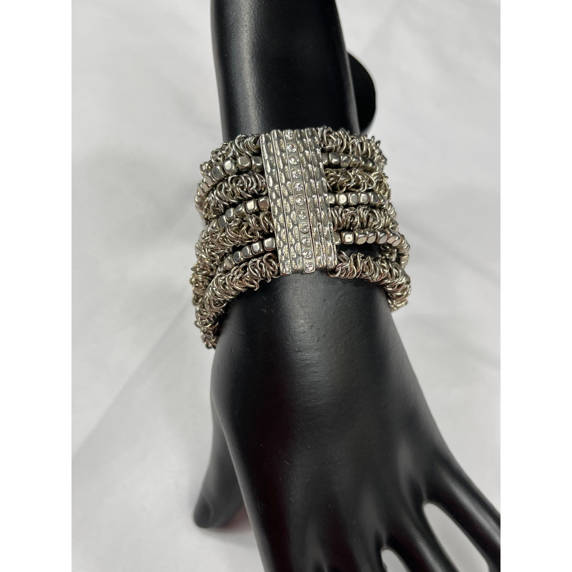 Vintage Vintage SKU 7890 Silver Tone Stretch Bracelet With Rhineston Size ONE SIZE - 1 Thumbnail
