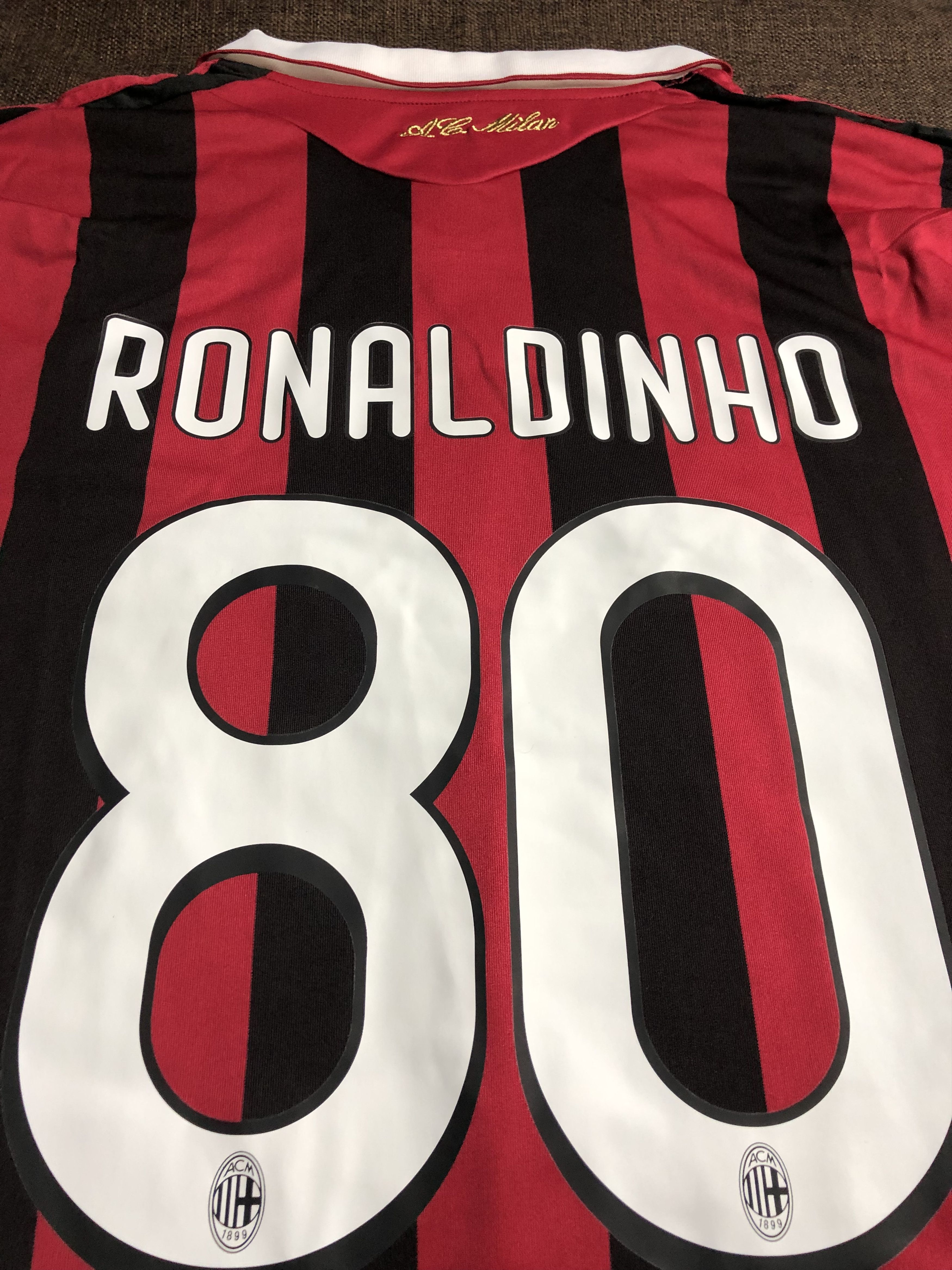 Vintage 10/11 AC Milan | Ronaldinho | Retro Home Jersey Size US XL / EU 56 / 4 - 4 Thumbnail