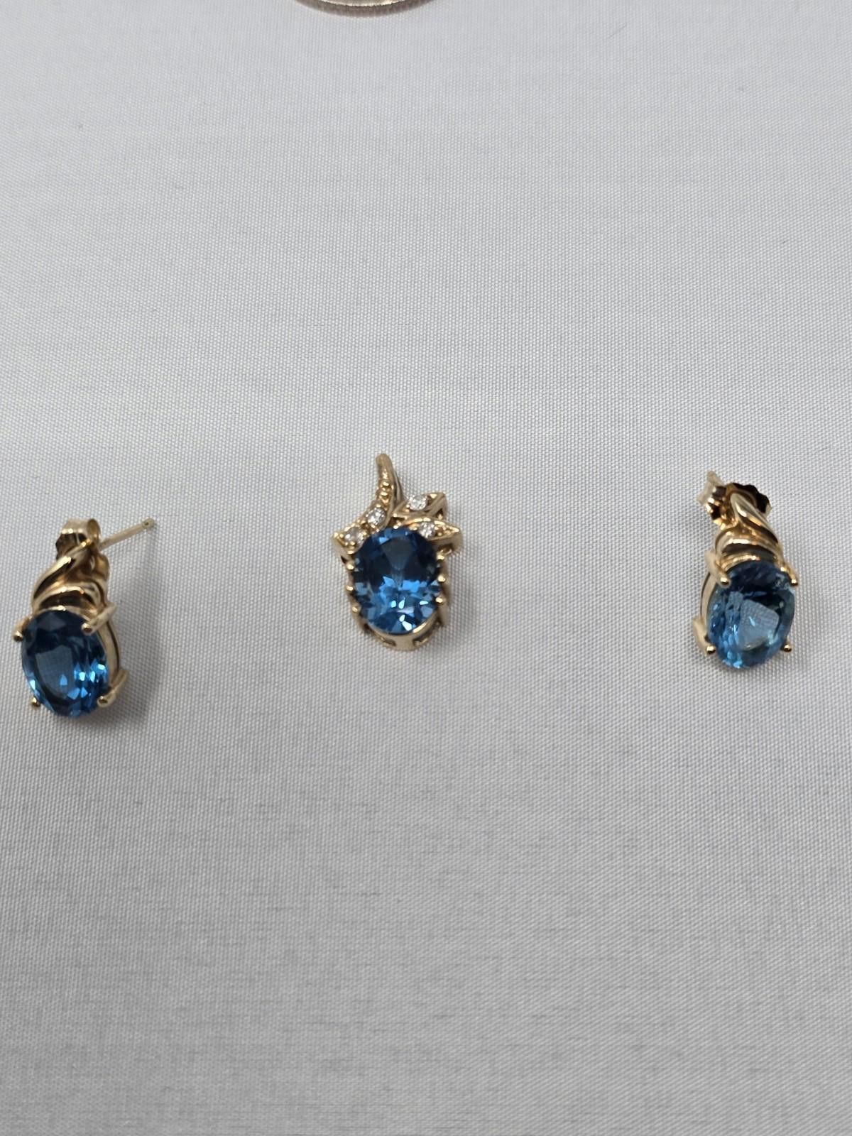 The Unbranded Brand 14K Gold Blue Topaz & Diamond Pendant Earring Set 5.5g Size ONE SIZE - 1 Thumbnail