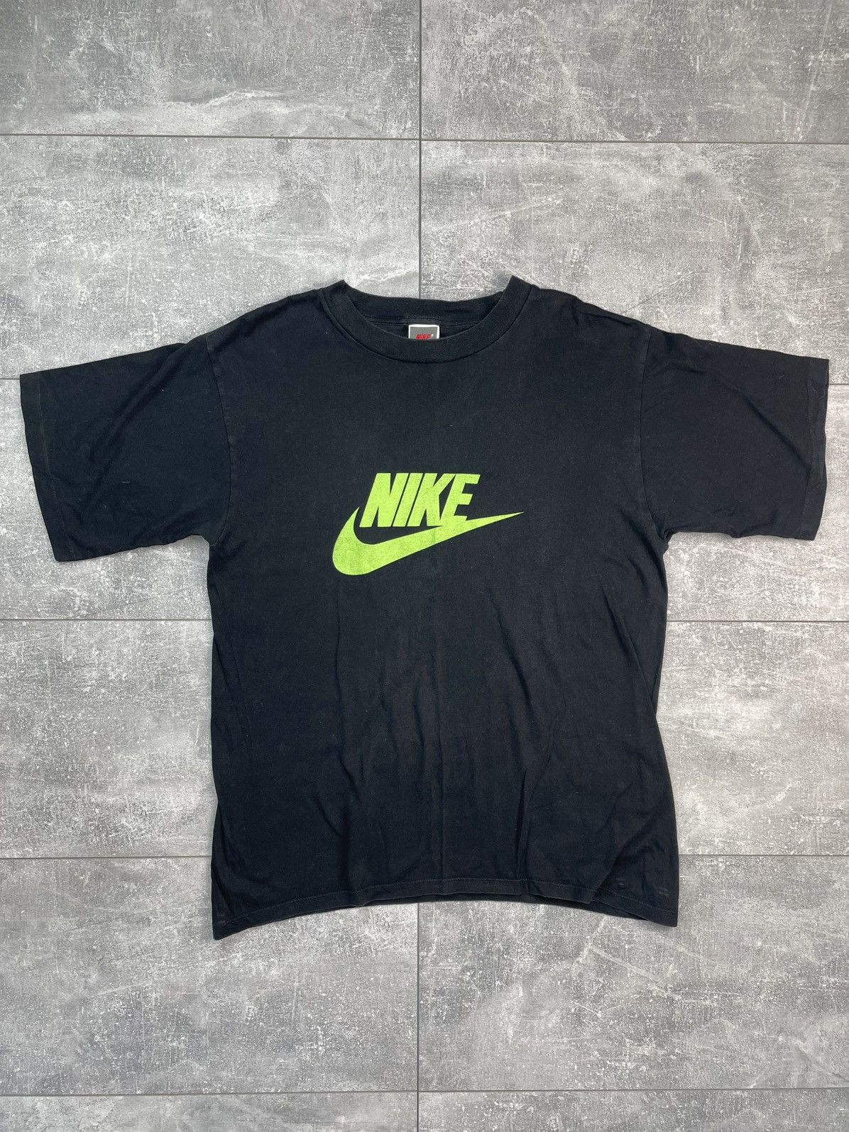Nike Nike Vintage Big Logo T-shirt Size US XL / EU 56 / 4 - 1 Thumbnail