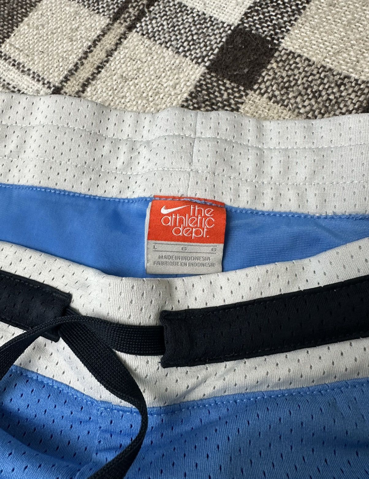Nike Very Cute Vintage Nike Womens Shorts size L great condition Size 30" / US 8 / IT 44 - 5 Thumbnail