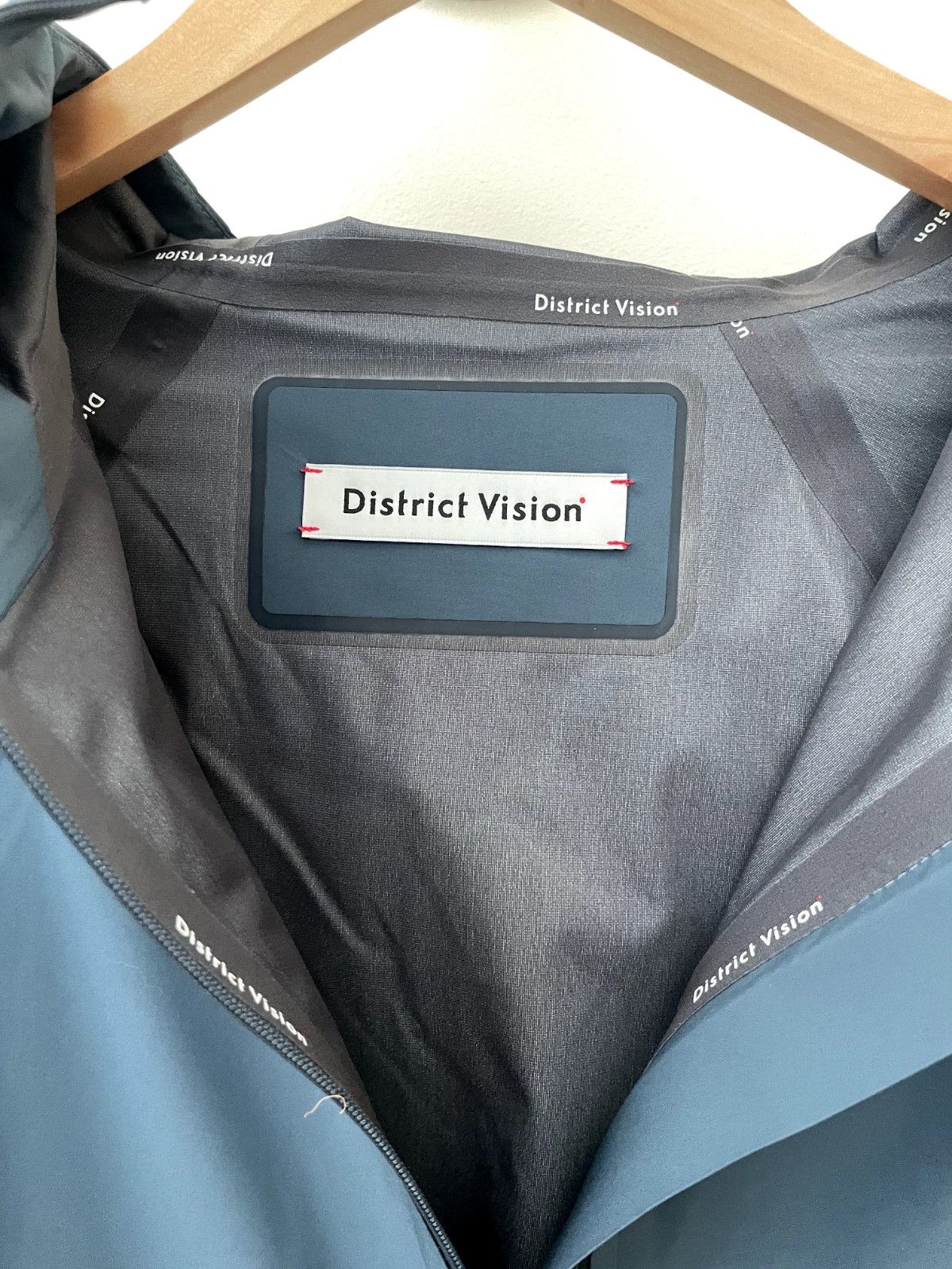 District Vision district vision 3-layer waterproof shell large slate blue Size US L / EU 52-54 / 3 - 7 Thumbnail