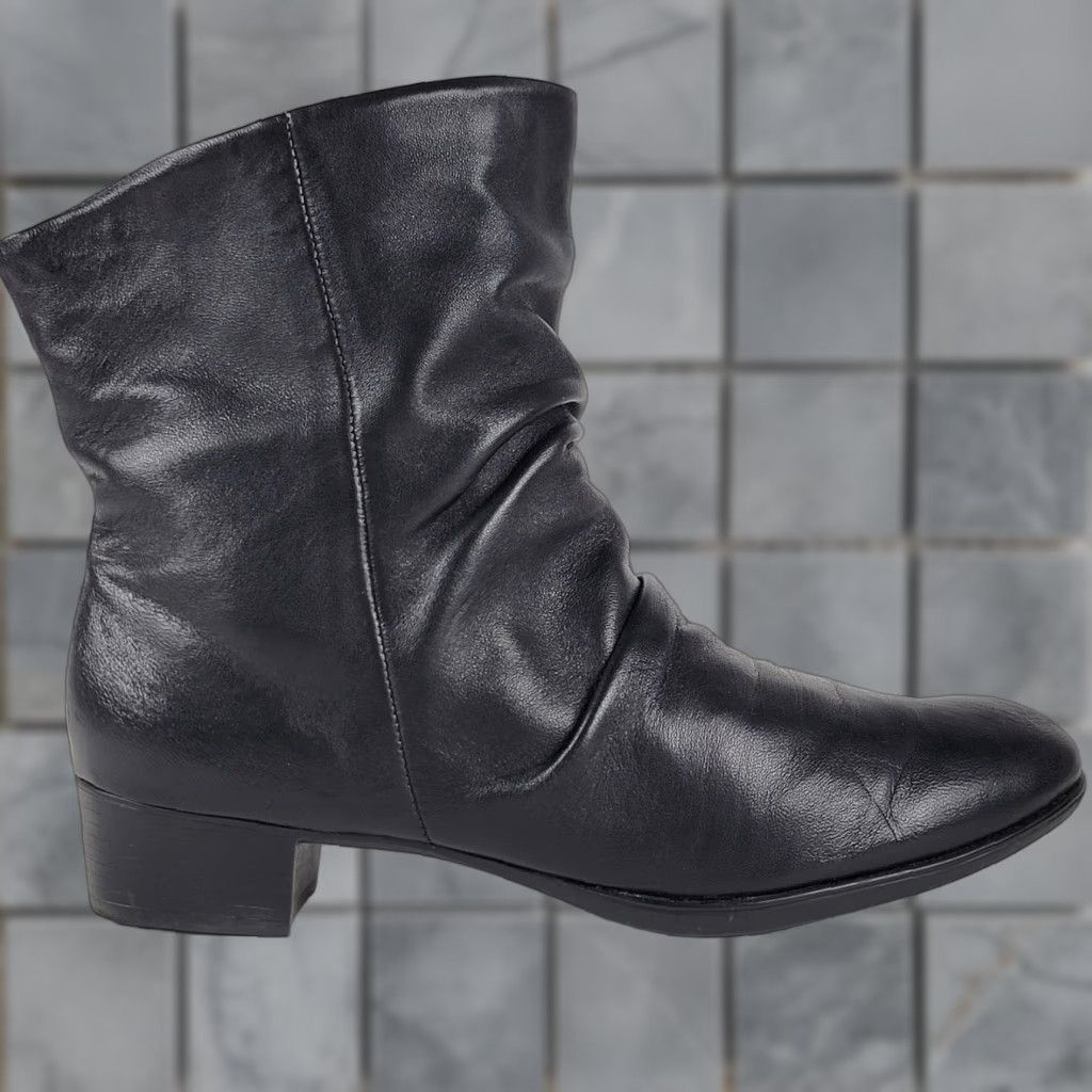 Vintage Munro Slouch Booties Black Leather Size 7.5 Women Pull On Almond Toe Low Block Heel Size US 8 / IT 38 - 1 Thumbnail