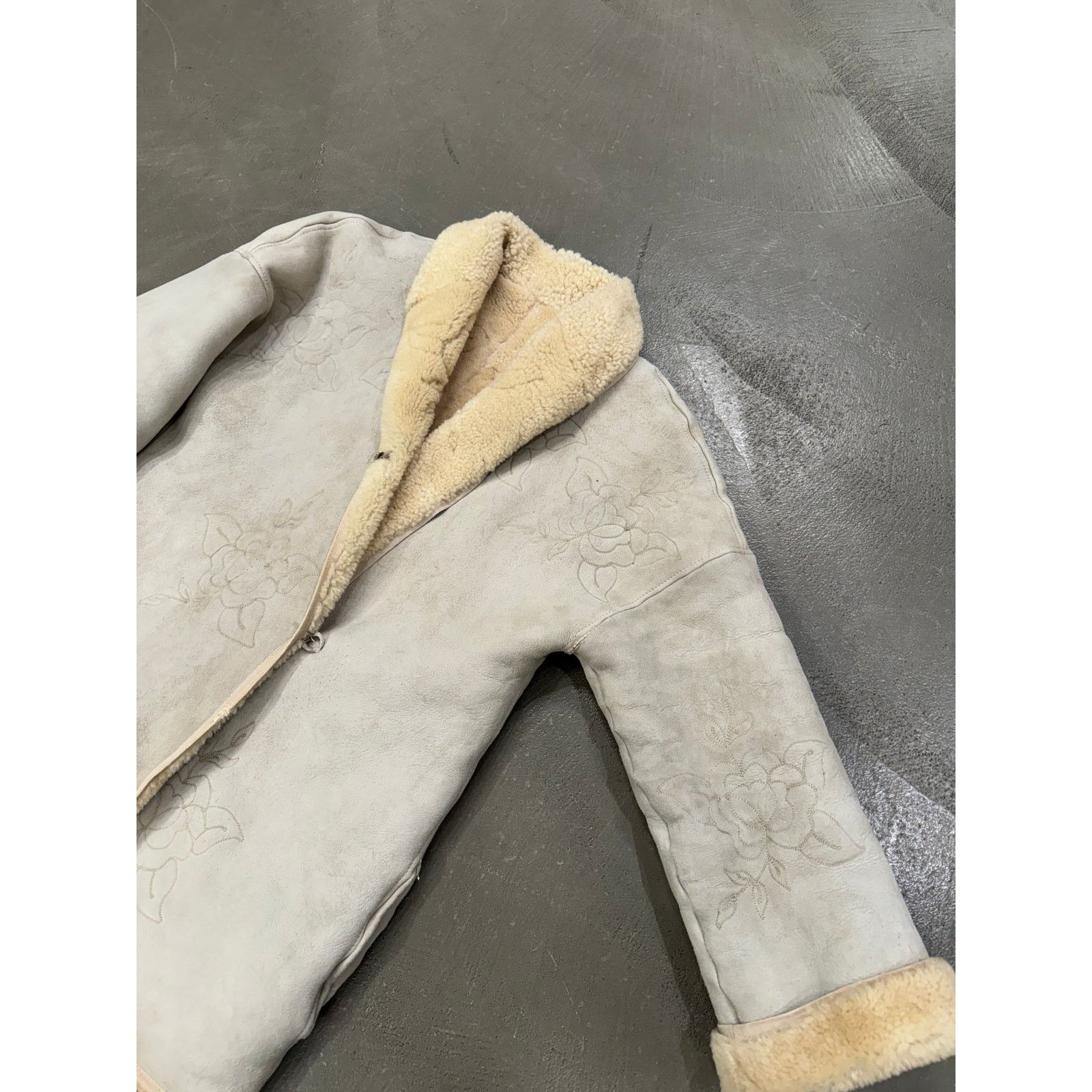 Versace 1980s Gianni Versace mainline white sheepskin Size US M / EU 48-50 / 2 - 4 Thumbnail