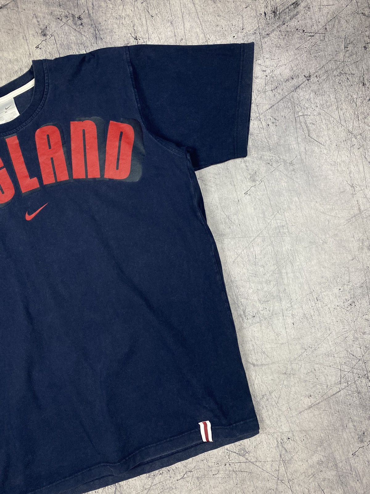 Nike Vintage Nike England Center Logo Y2K Drill Tee T Shirt Size US XL / EU 56 / 4 - 4 Thumbnail