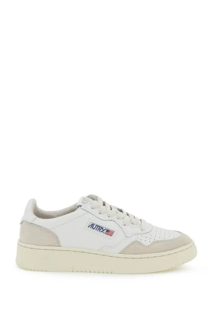 image of Autry O1S22I1N0324 Medalist Low Sneakers In White/beige, Women's (Size 8)