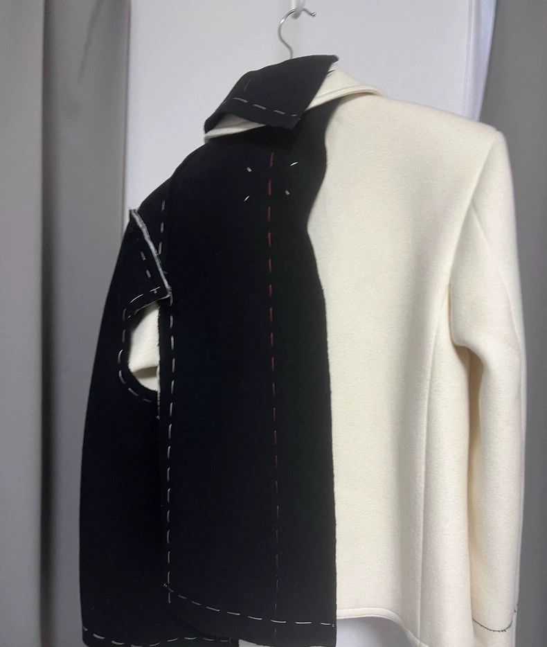 Maison Margiela Maison Margiela 2020 autumn and winter show black and white Size US S / EU 44-46 / 1 - 4 Thumbnail