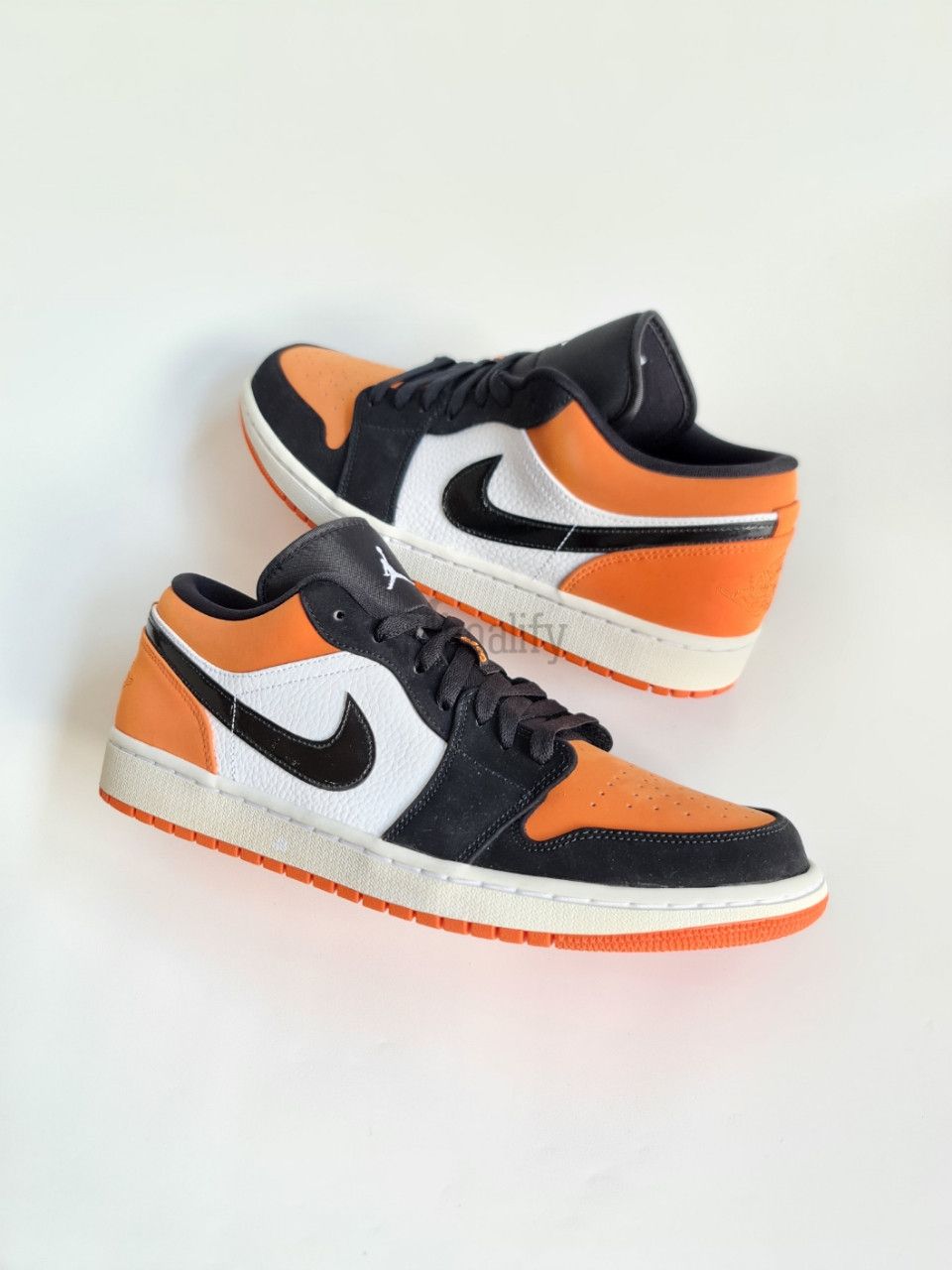 Jordan Brand Nike Air Jordan 1 Low Shattered Backboard 553558-128 Size US 12 / EU 45 - 1 Thumbnail