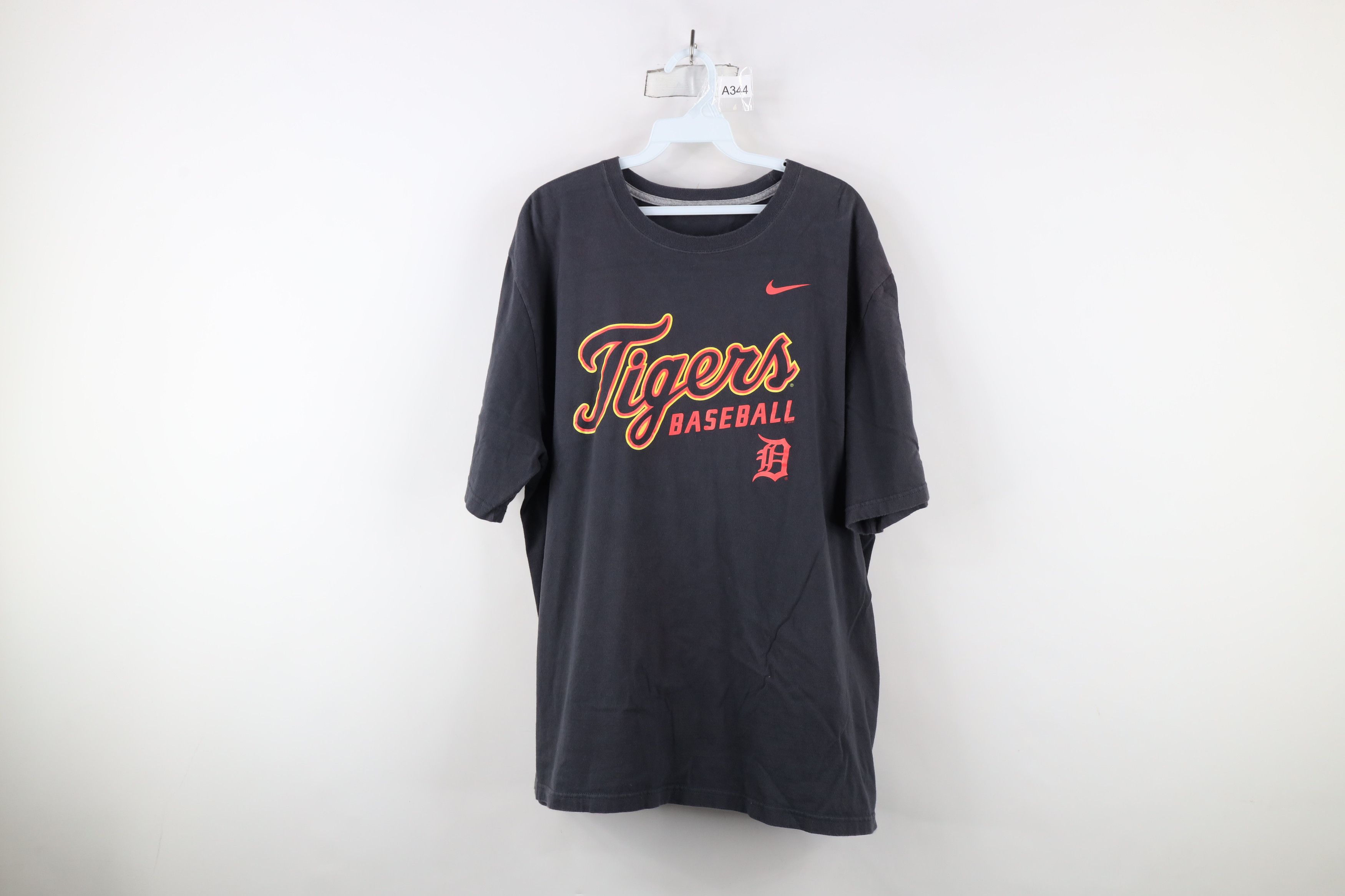 Nike × Vintage Vintage Y2K Nike Spell Out Detroit Tigers Baseball T-Shirt Size US XXL / EU 58 / 5 - 1 Thumbnail