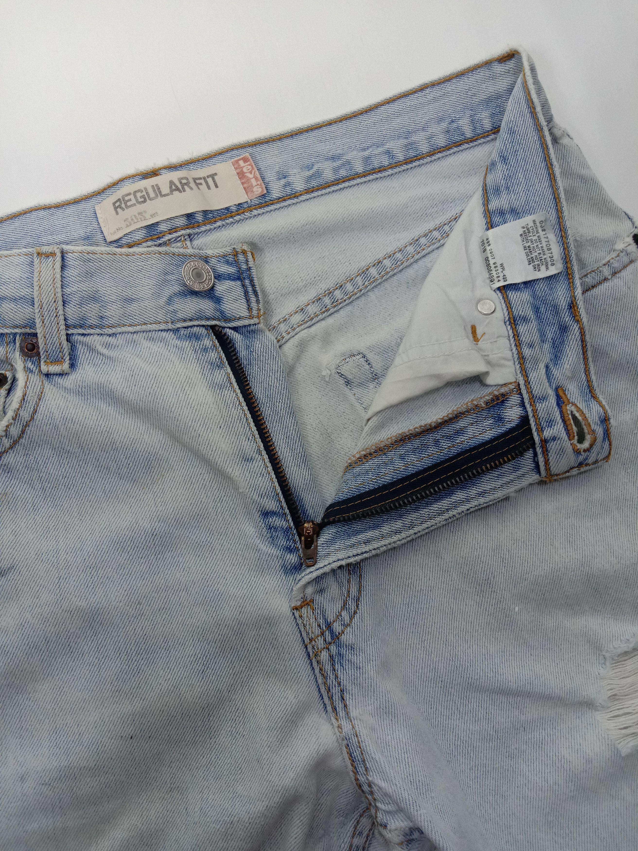 Levi's Vintage Levi's 505 Jeans Light Wash Distressed Denim Size US 32 / EU 48 - 9 Thumbnail