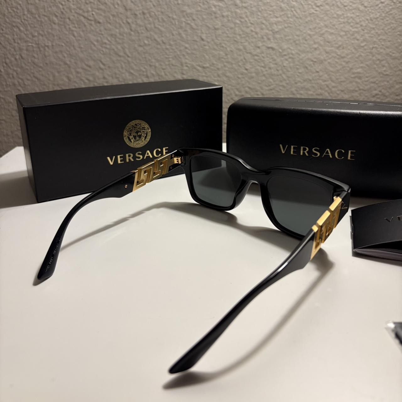 Versace versace vintage black and gold sunglasses VE4421 Size ONE SIZE - 3 Thumbnail