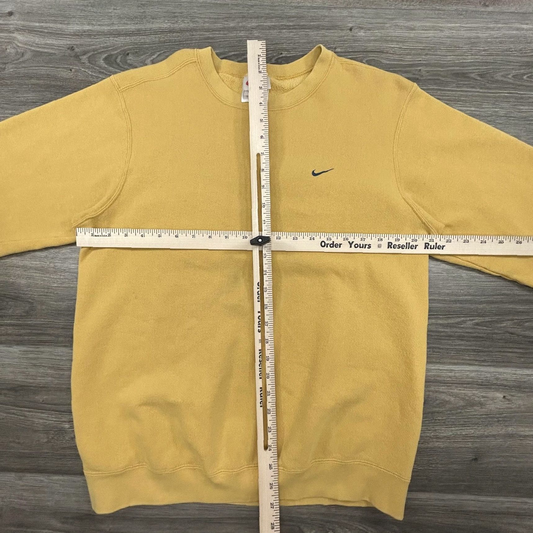 Nike VINTAGE Nike Sweatshirt Mens Medium Yellow Navy Made In USA 90s RARE Sweatshirt Mens Yellow Navy 90s Nike Logo Crew Neck Size US M / EU 48-50 / 2 - 7 Thumbnail