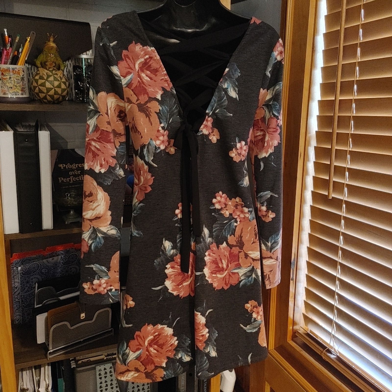 Other Long Sleeved Floral Dress with Tie Back Size XS / US 0-2 / IT 36-38 - 2 Thumbnail