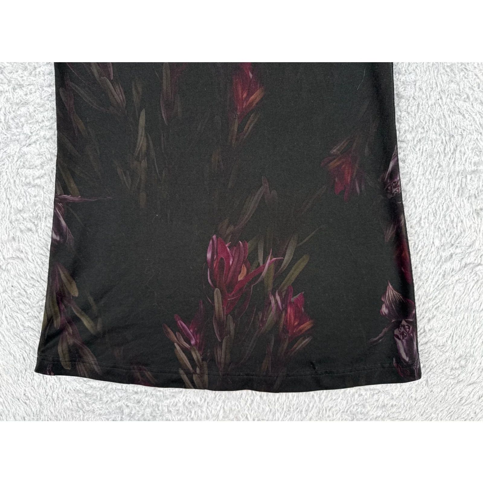 Lululemon Lululemon Shirt Women 6 Black Floral Racerback Gym Yoga Casual Sleeveless Tank Sportswear Women Size M / US 6-8 / IT 42-44 - 5 Thumbnail