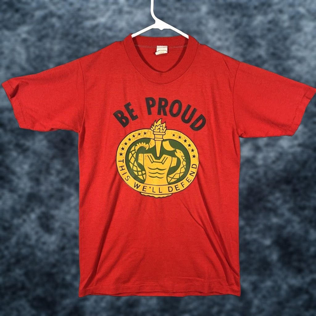 Vintage VINTAGE A1 80s Be Proud This We'll Defend Echo 5 Eagles T-Shirt Mens Medium Red Size US M / EU 48-50 / 2 - 1 Thumbnail