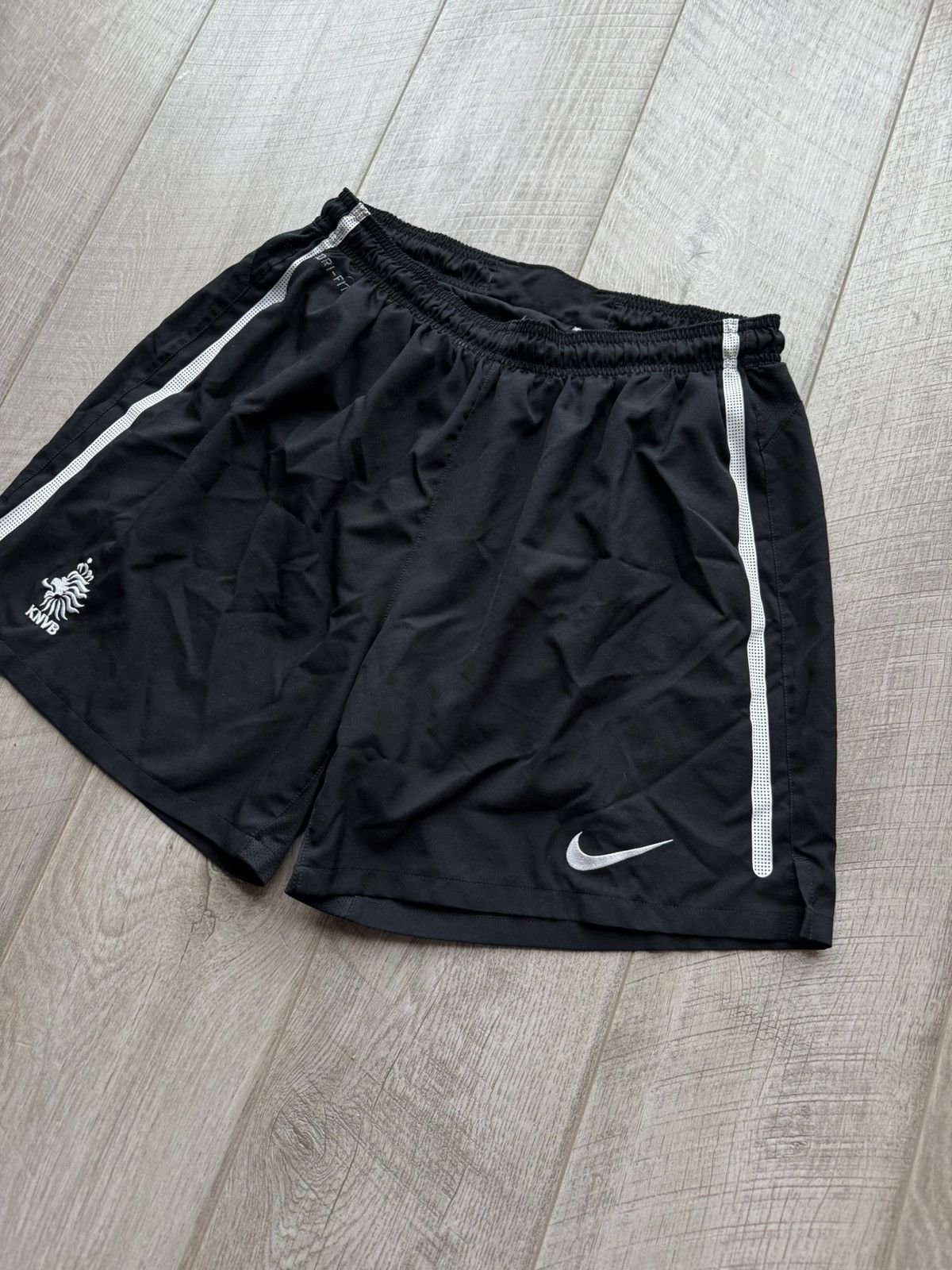 Nike Netherlands 2010 2011 Home Football Soccer Shorts 376908-010 Size US 38 / EU 54 - 2 Thumbnail
