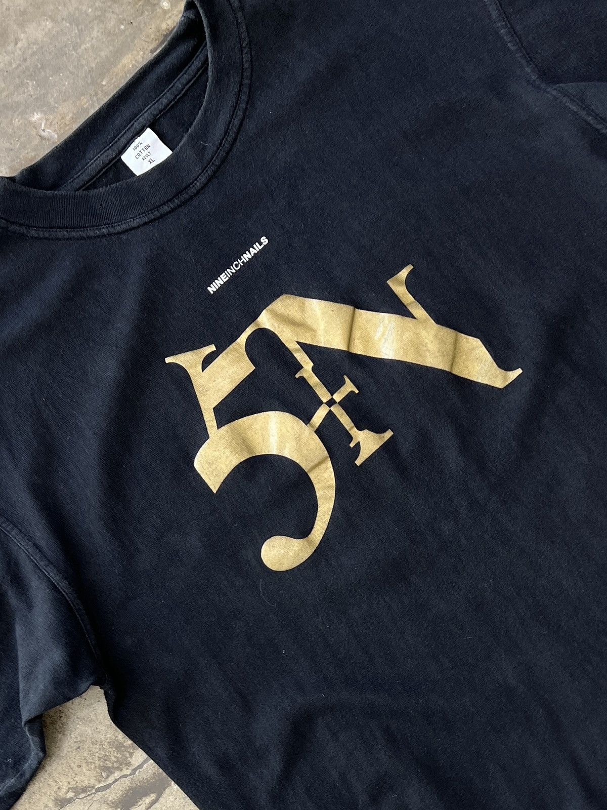 Band Tees Vintage Rare Nine Inch Nails NIN Sin Gold Euro Tee XL Size US XL / EU 56 / 4 - 1 Thumbnail