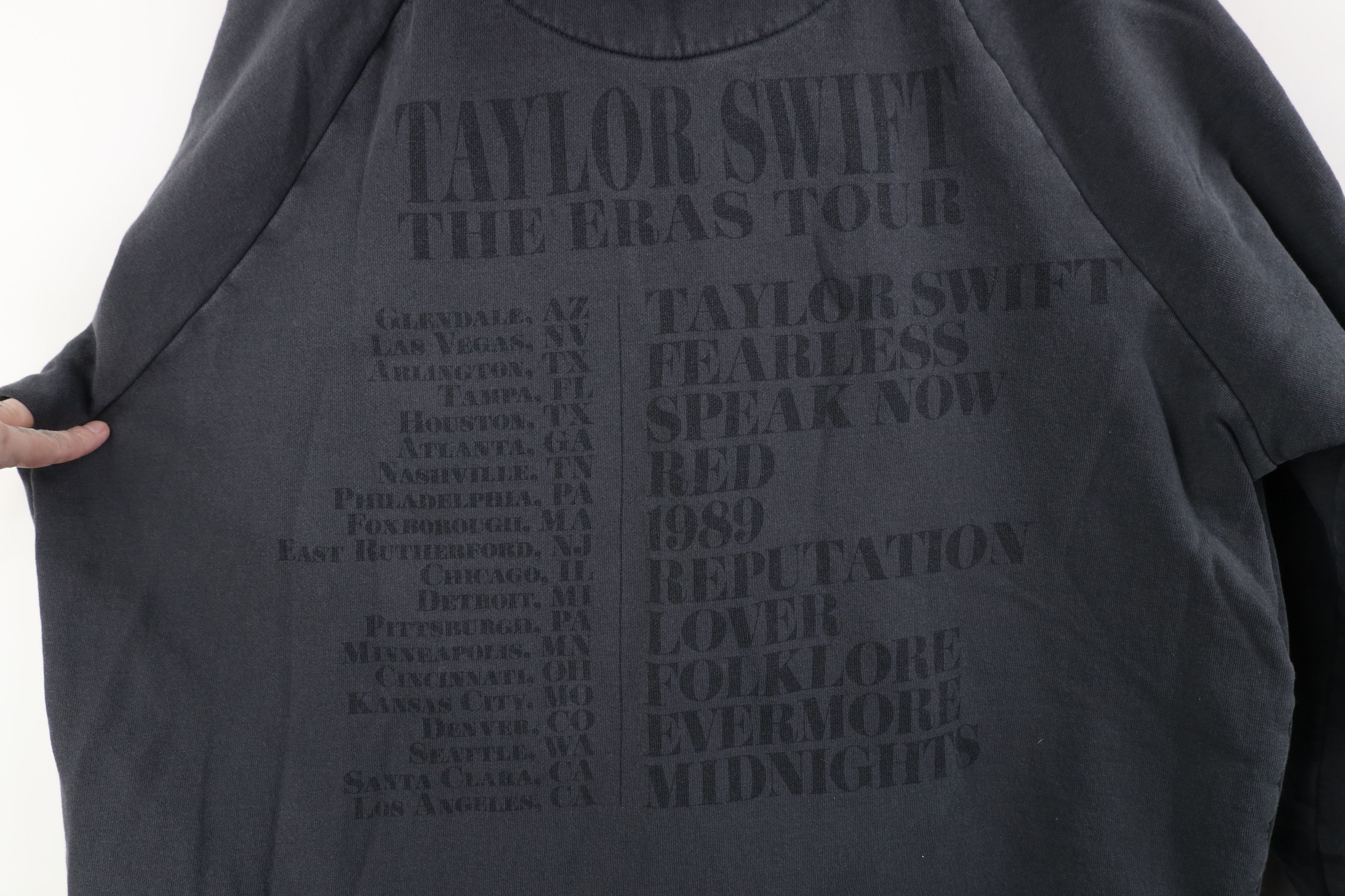 Vintage Taylor Swift Official Eras Tour Concert Hoodie Sweatshirt Size L / US 10 / IT 46 - 13 Thumbnail