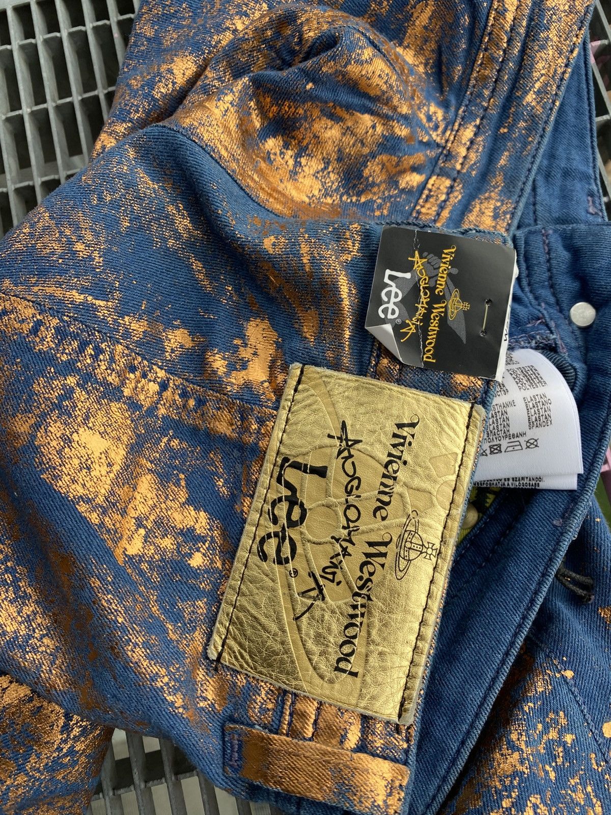 Lee × Vivienne Westwood Vivienne Westwood x Lee Overprinted New Jeans Size 26" / US 2 / IT 38 - 9 Thumbnail
