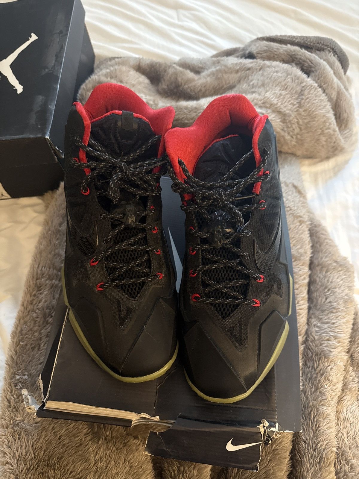 Nike Lebron 11 “yeezy” custom made Size US 12 / EU 45 - 3 Thumbnail