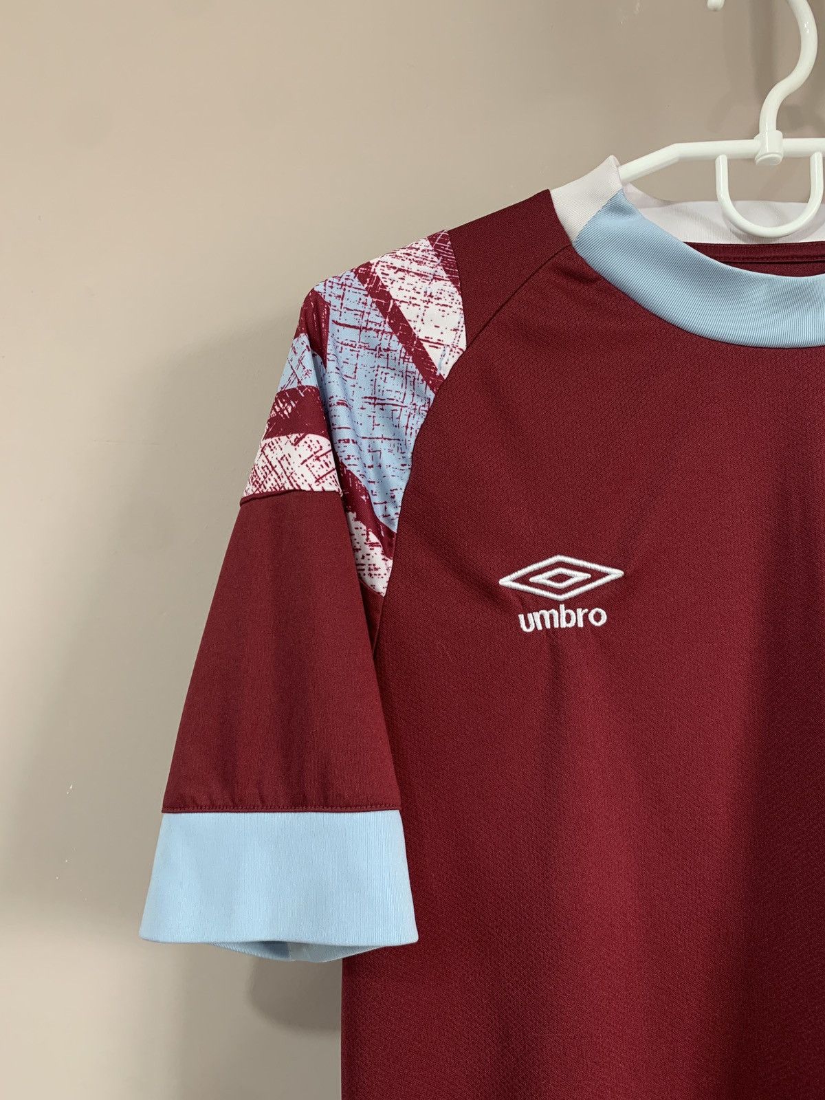 Umbro West Ham United Home Football Shirt Umbro Soccer Jersey Sz M Size US M / EU 48-50 / 2 - 3 Thumbnail