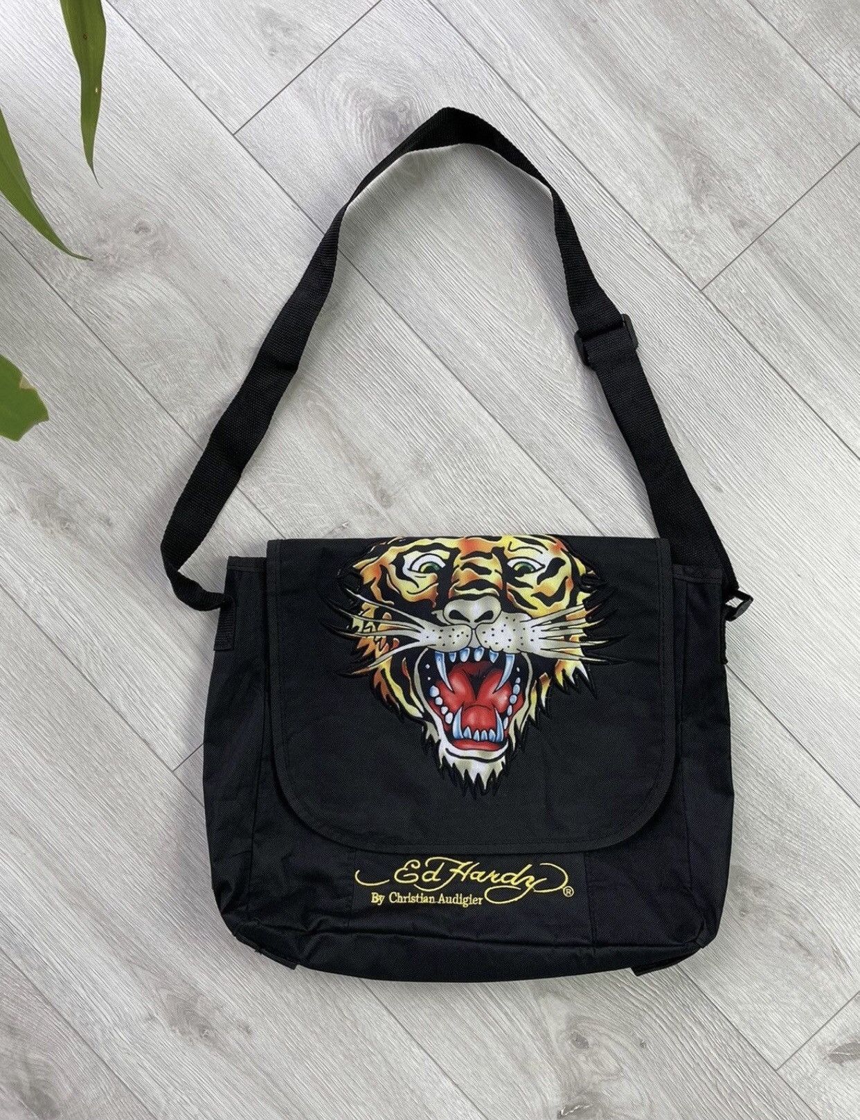 Christian Audigier × Ed Hardy × Vintage 🔥Ed Hardy Tiger Vintage Messenger Bag🔥 Size ONE SIZE - 1 Thumbnail
