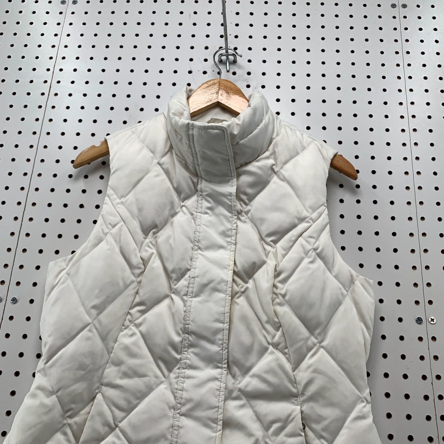 Eddie Bauer Eddie Bauer Vest Womens M Quilted Down Sleeveless White Mid-Length Puffer Vest Womens M White Eddie Bauer Quilted Down Vest Size M / US 6-8 / IT 42-44 - 7 Thumbnail