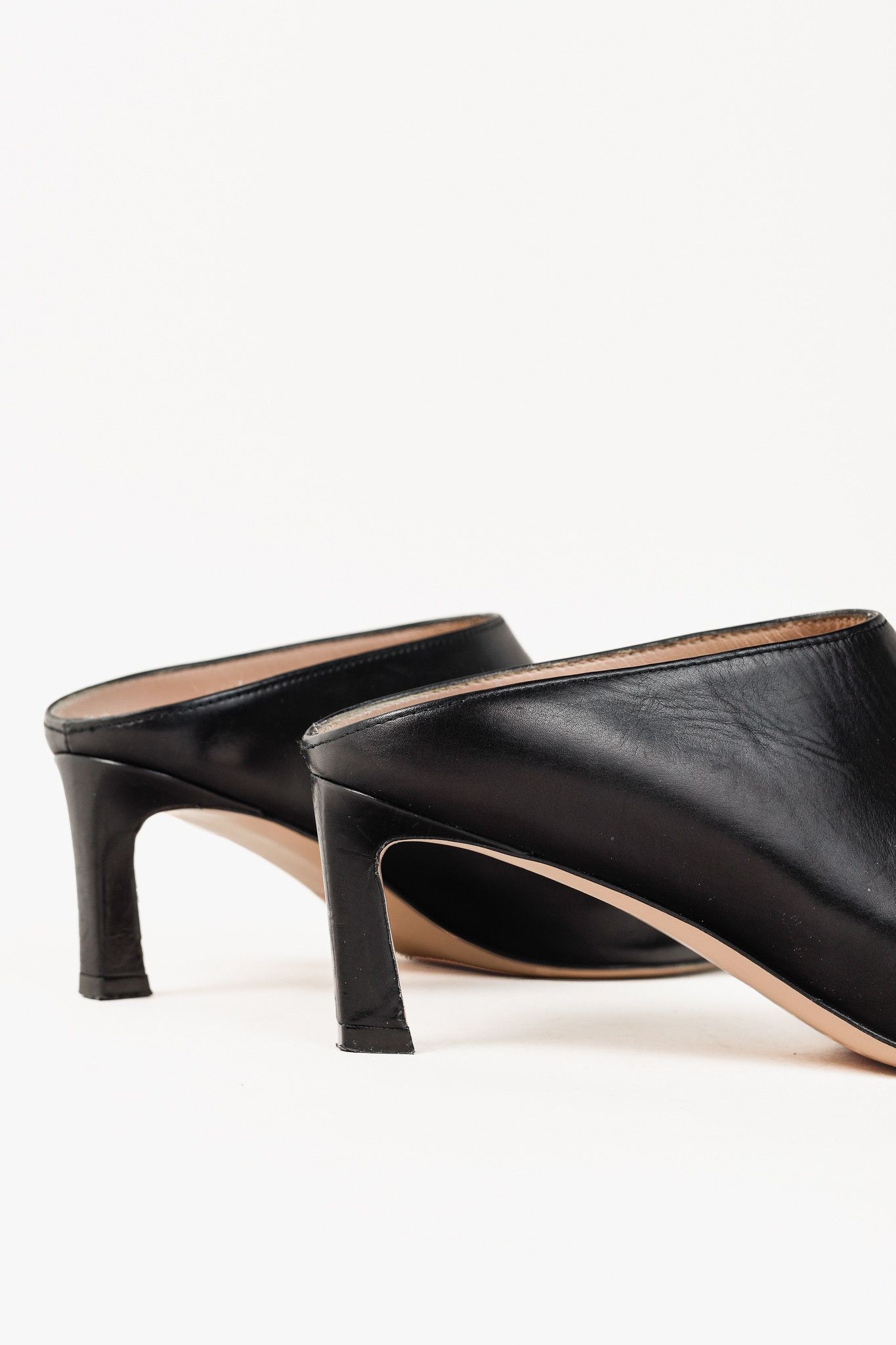 Stuart Weitzman Stuart Weitzman Mira Nero Leather Pointed-Toe Mules Size US 7.5 / IT 37.5 - 7 Thumbnail