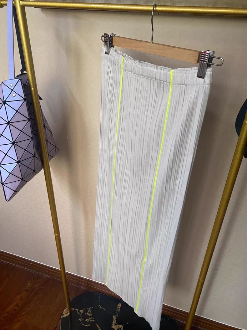 Issey Miyake Issey Miyake size:5 Grey pleated skirt Size 42" / US 20 - 3 Thumbnail