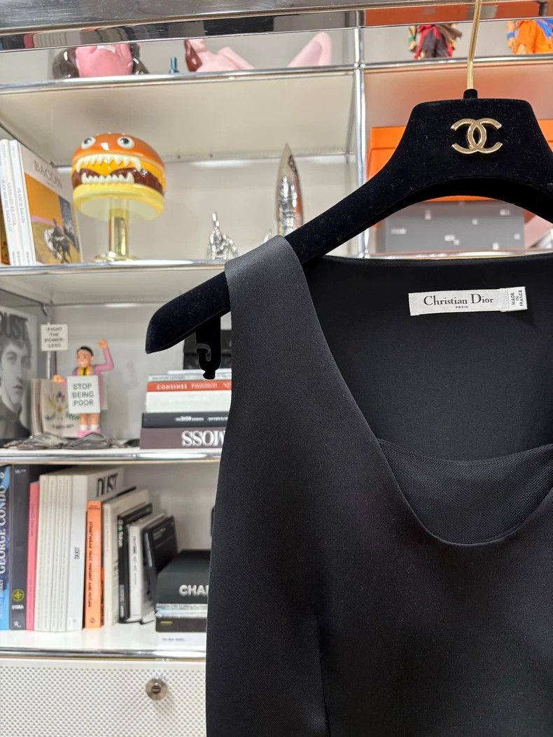 Chanel Chanel Mulberry silk three-dimensional cut black short sma Size XS / US 0-2 / IT 36-38 - 2 Thumbnail