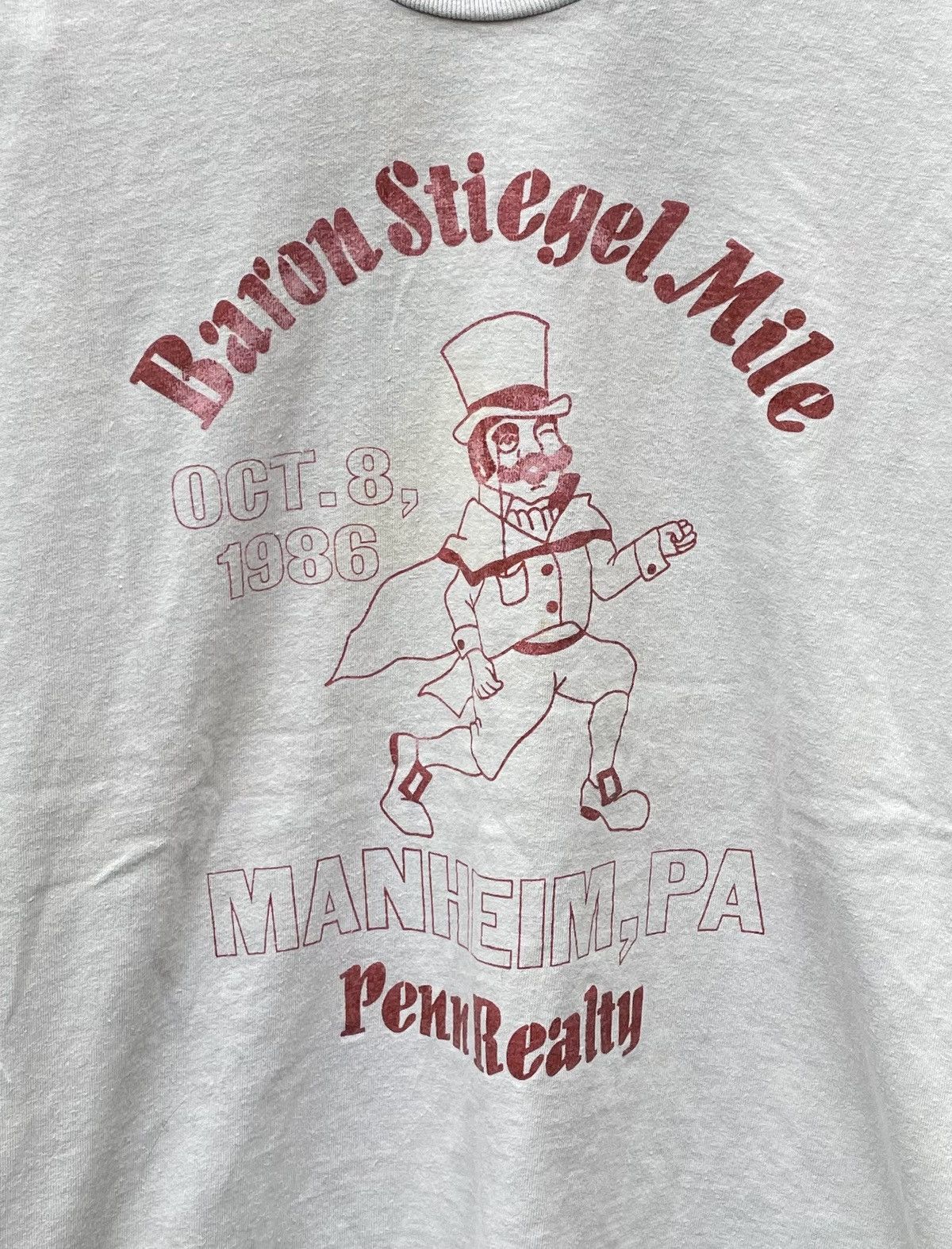 Vintage Vintage 1986 Village Mews Baron Stiegel Mile Running T Shirt Size US M / EU 48-50 / 2 - 3 Thumbnail