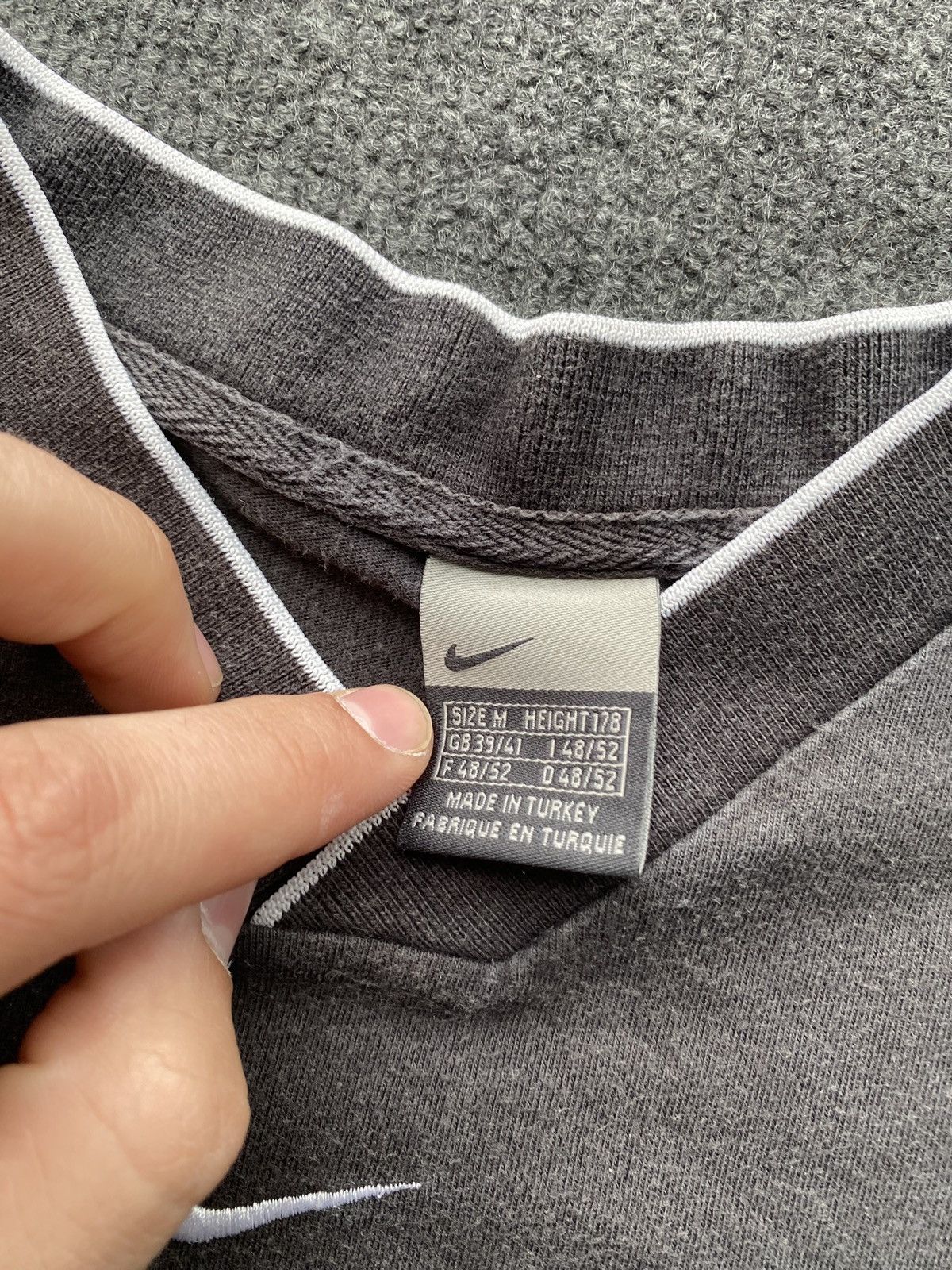 Nike 🔥Nike Vntg Centre Swoosh faded washed tee m Size US M / EU 48-50 / 2 - 5 Thumbnail