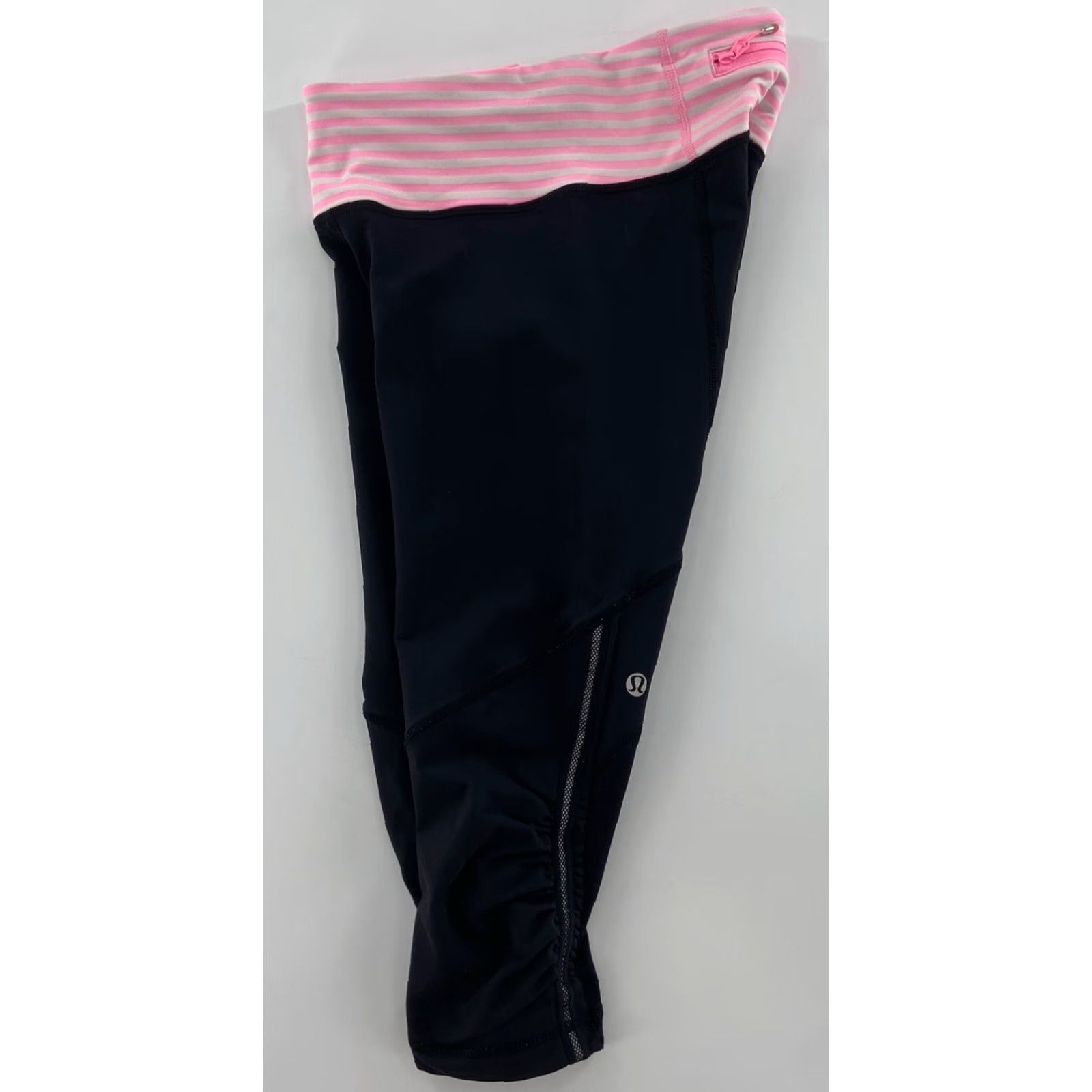 Lululemon Lululemon Leggings Size 4 Cropped Black Pink Pockets Yoga Activewear Womens Size 27" / US 4 / IT 40 - 3 Thumbnail