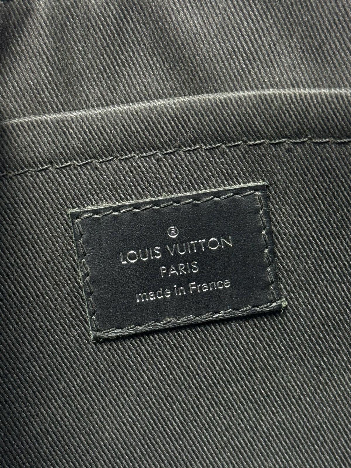 Louis Vuitton Louis Vuitton Monogram Canvas Discovery GM Pochette Size ONE SIZE - 9 Thumbnail