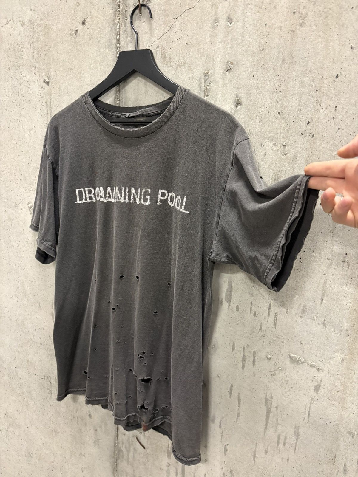 Band Tees Vintage Drowning Pool Shirt Thrashed Faded Grunge Band Size US L / EU 52-54 / 3 - 2 Thumbnail