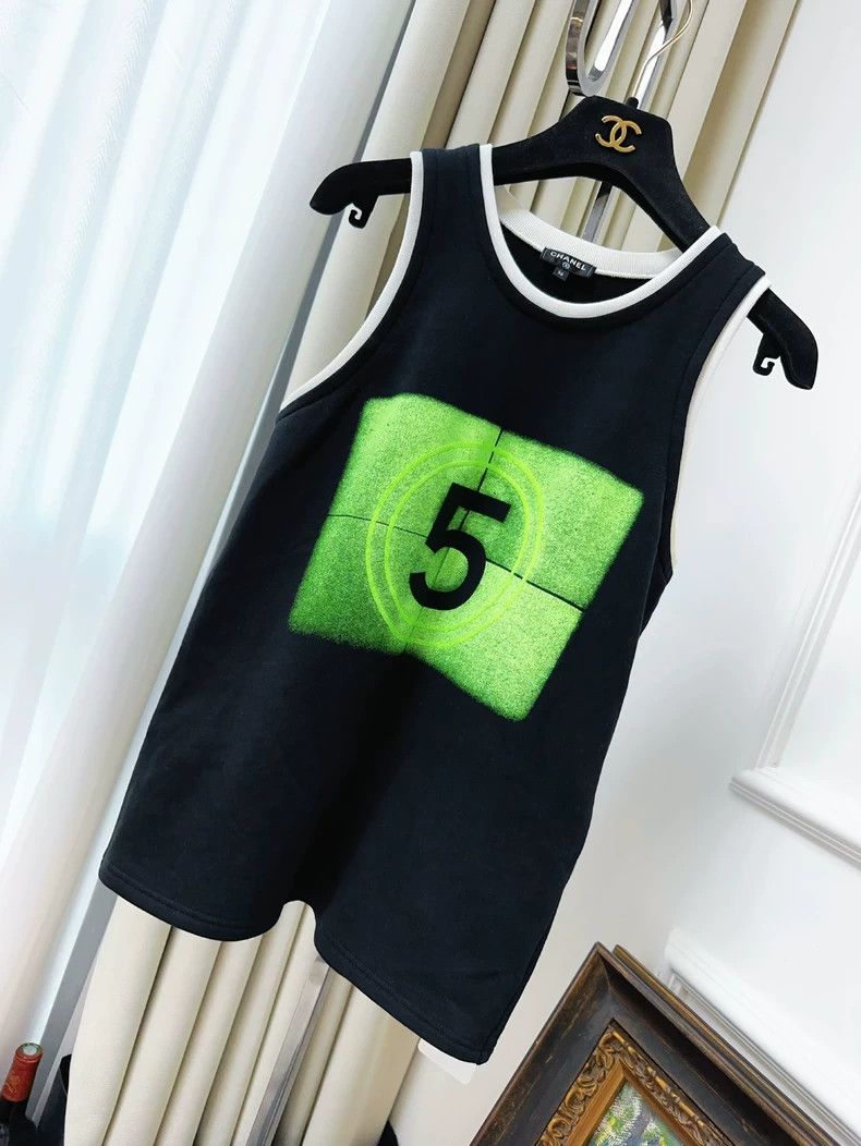 Chanel Chanel 21S Green Number 5 Tank Top- dmc Size US M / EU 48-50 / 2 - 1 Thumbnail