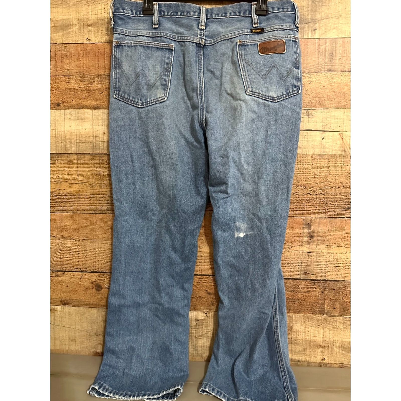 Wrangler VINTAGE Wrangler 945 Jeans Bootcut Mens 38x32 Blue 90s 70s Western Leather Logo Embroidered Zipper Button Belt Loops 4-Pocket Casual Denim USA Size US 38 / EU 54 - 2 Thumbnail