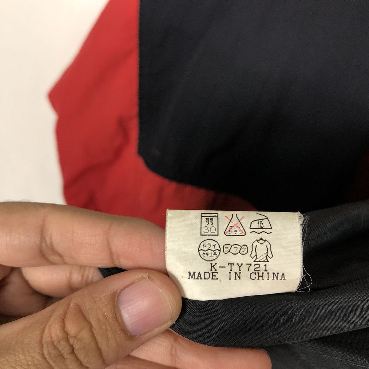 Japanese Brand 🔥Combination Red Black Rare Design Survival Jacket Big Logo Size US L / EU 52-54 / 3 - 14 Thumbnail