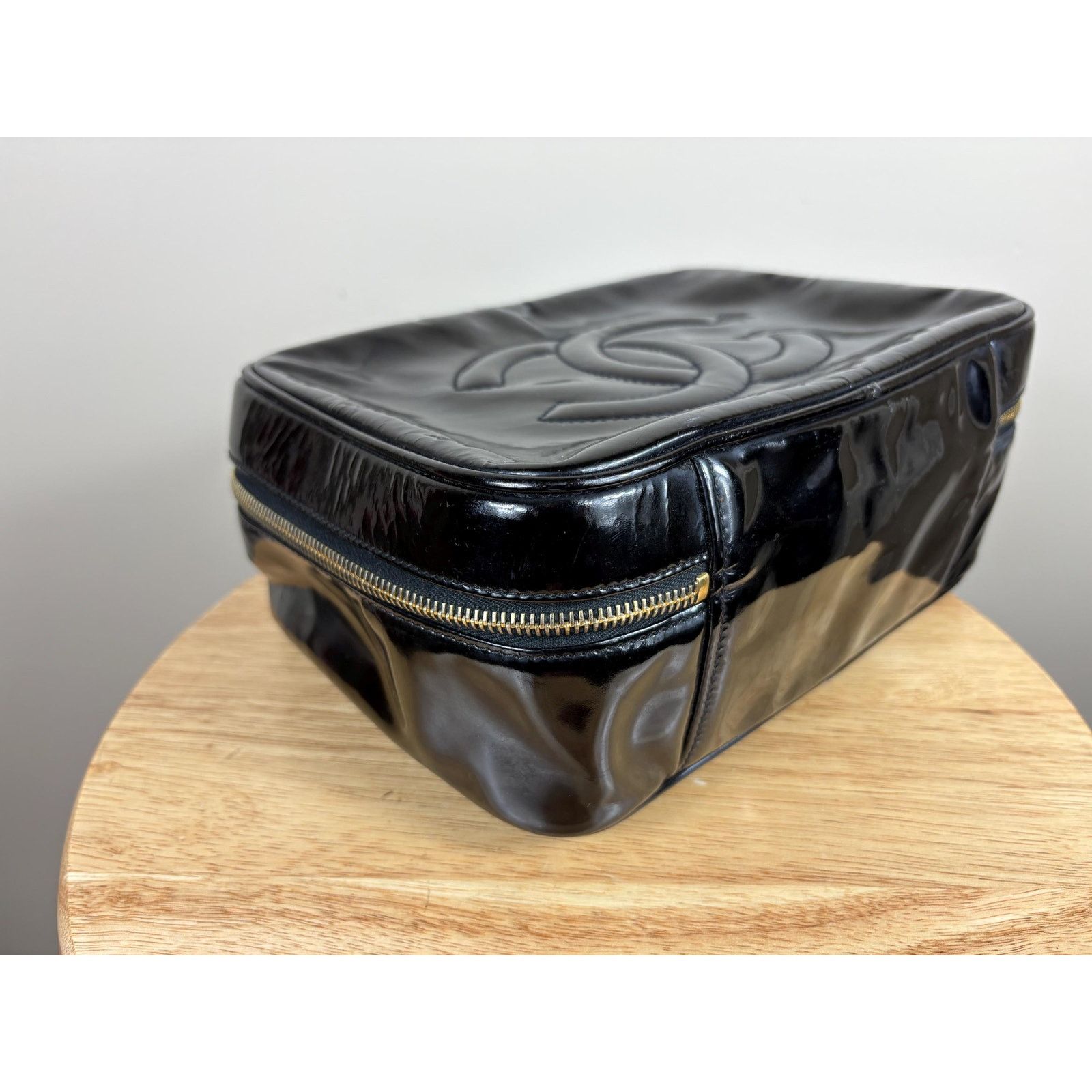 Chanel Authentic Chanel Vintage Patent Leather Black CC Vanity Case Size ONE SIZE - 8 Thumbnail