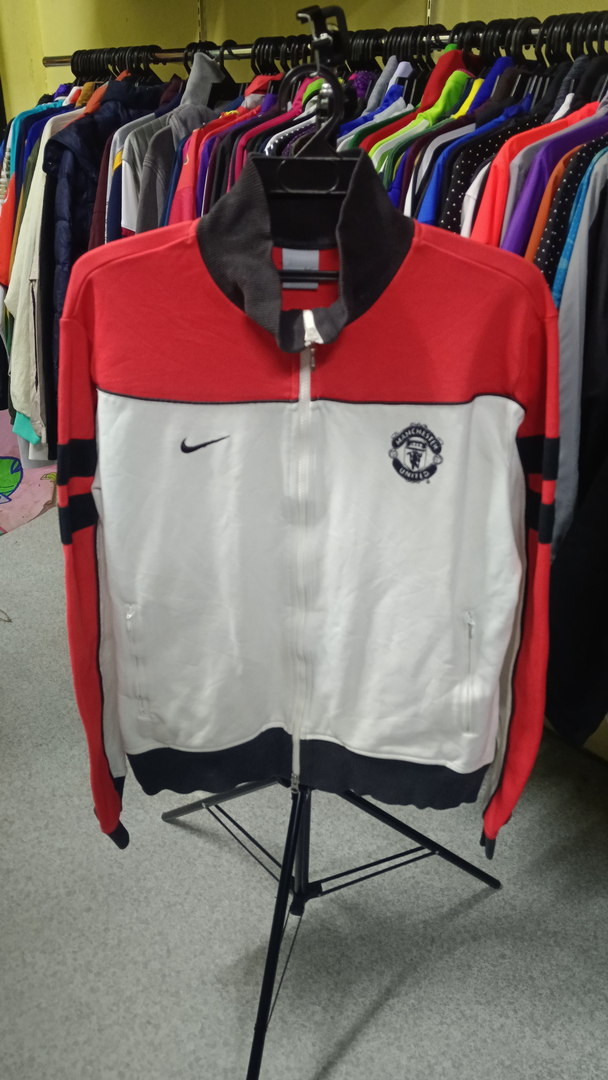 Nike × Vintage Vintage Nike Manchester United Distressed Track Top Size US L / EU 52-54 / 3 - 1 Thumbnail