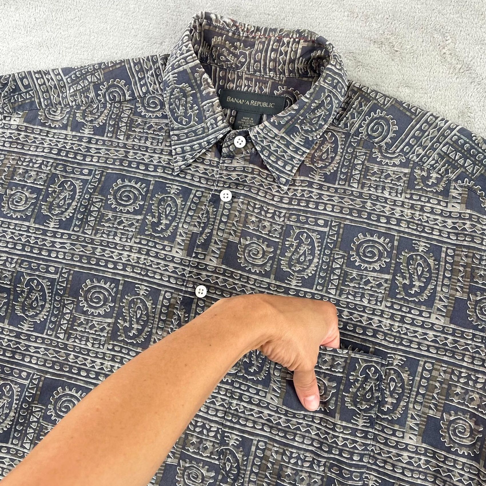 Banana Republic VINTAGE Banana Republic Shirt Men Large Paisley Geometric Tribal Short Sleeve Size US L / EU 52-54 / 3 - 3 Thumbnail