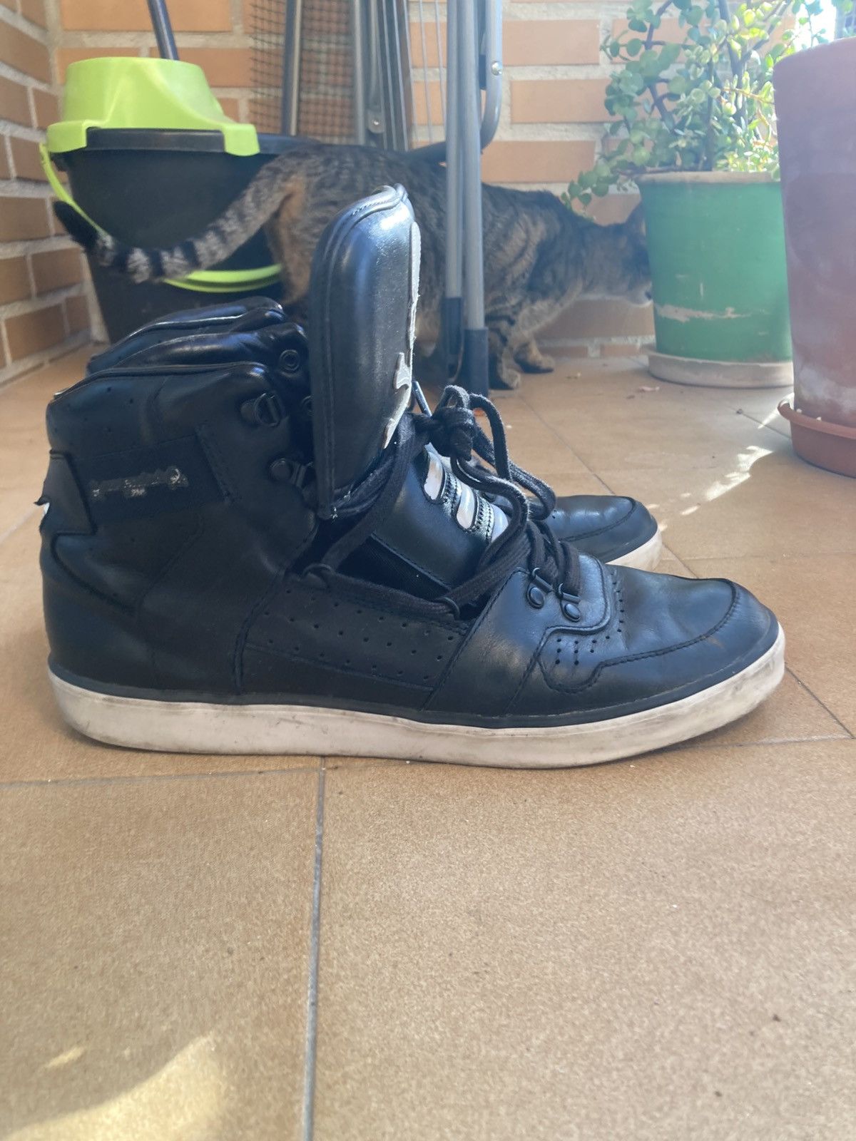 Adidas × Mastermind Japan Adidas x Mastermind Japan 43,5 / 9,5 USA Size US 9.5 / EU 42-43 - 4 Thumbnail
