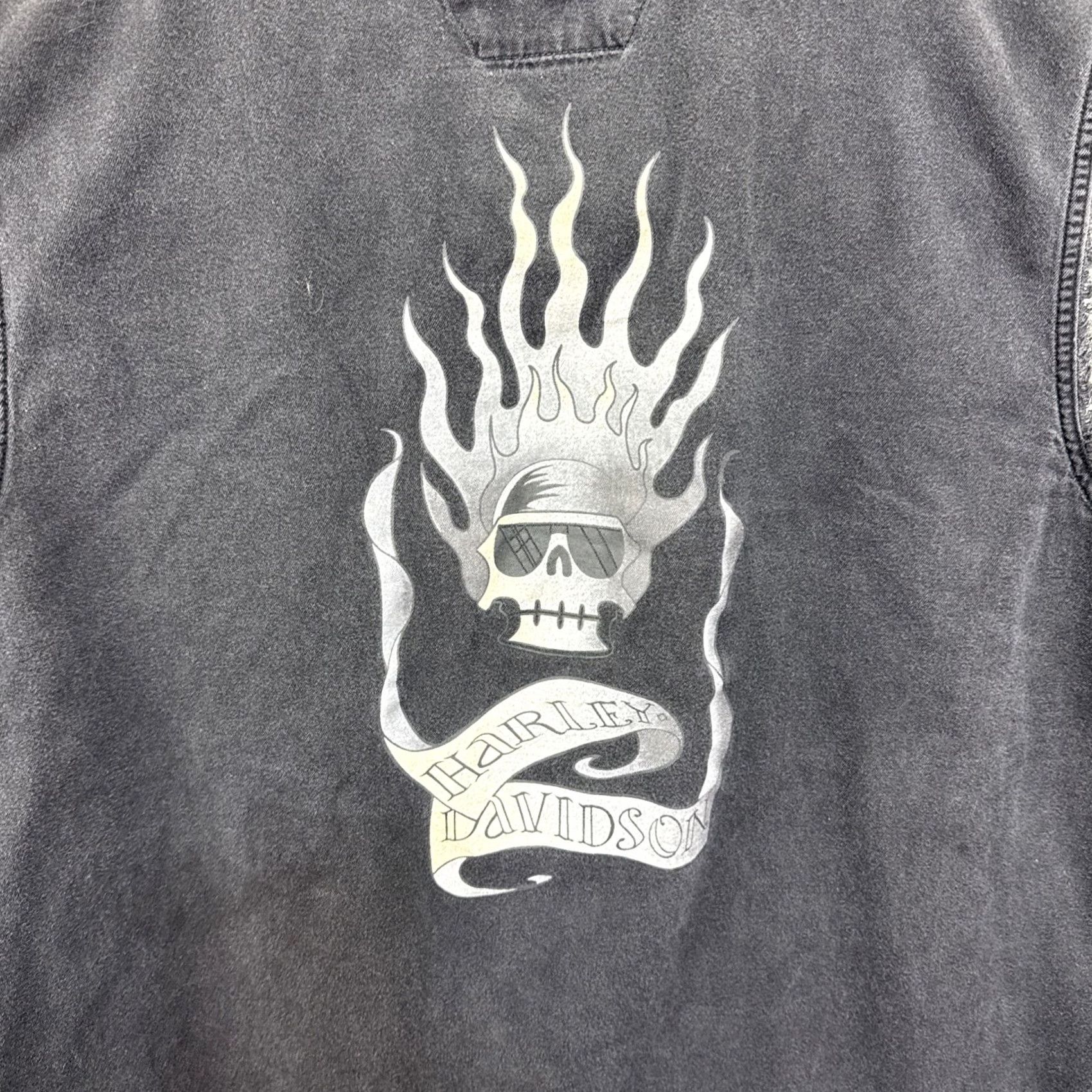 Harley Davidson VINTAGE Harley Davidson Mens Faded Black Sleeveless Button Shirt Skull Flames 2XL Shirt Size US XXL / EU 58 / 5 - 2 Thumbnail