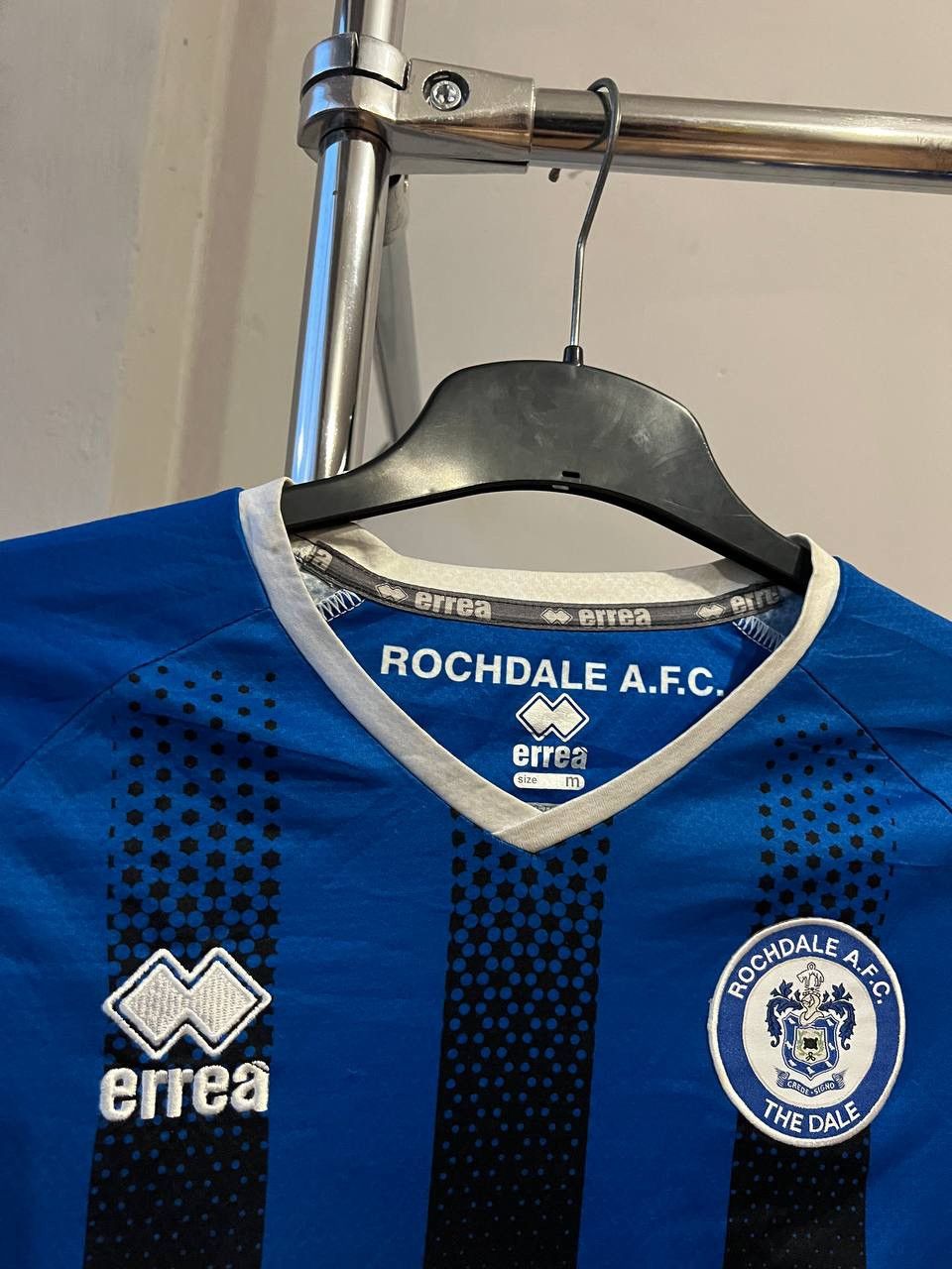 Errea 2018/19 ROCHDALE AFC #3 SPECIAL SOCCER FOOTBALL JERSEY SZ M Size US M / EU 48-50 / 2 - 5 Thumbnail