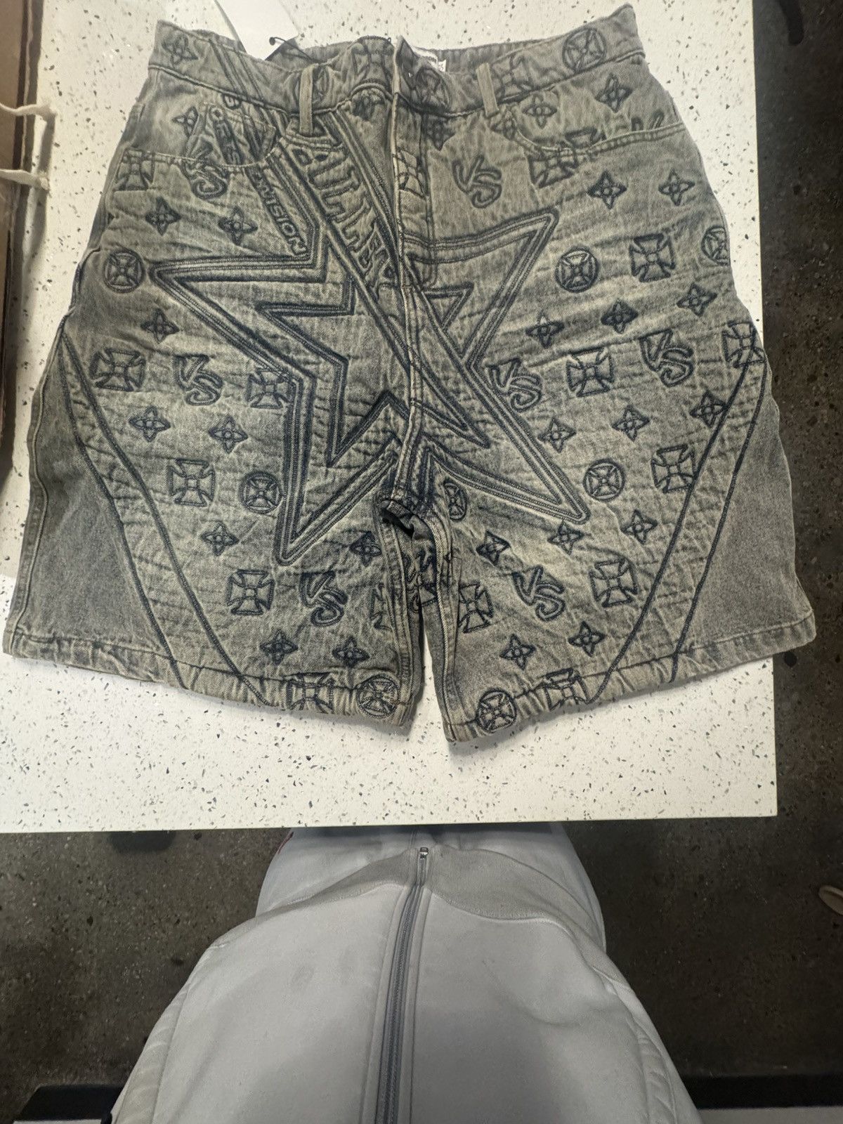 Vale Vale Forever Spade Jorts Size US 34 / EU 50 - 1 Thumbnail