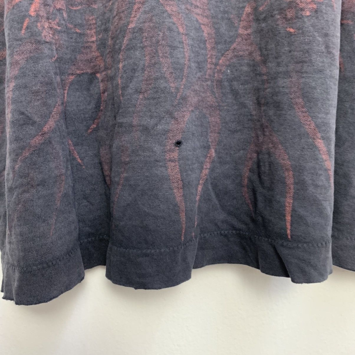 Japanese Brand Crazy Distressed Skull & Flame Tee True Vintage Style Size US L / EU 52-54 / 3 - 18 Thumbnail