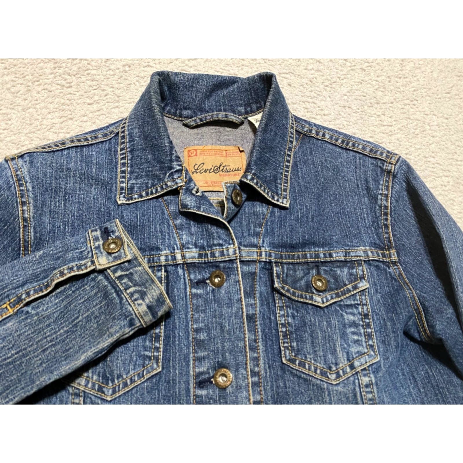 Levi's Levi's Womens Small Jean Jacket Blue Denim Signature Trucker Button Up Pockets Size 28" / US 6 / IT 42 - 2 Thumbnail